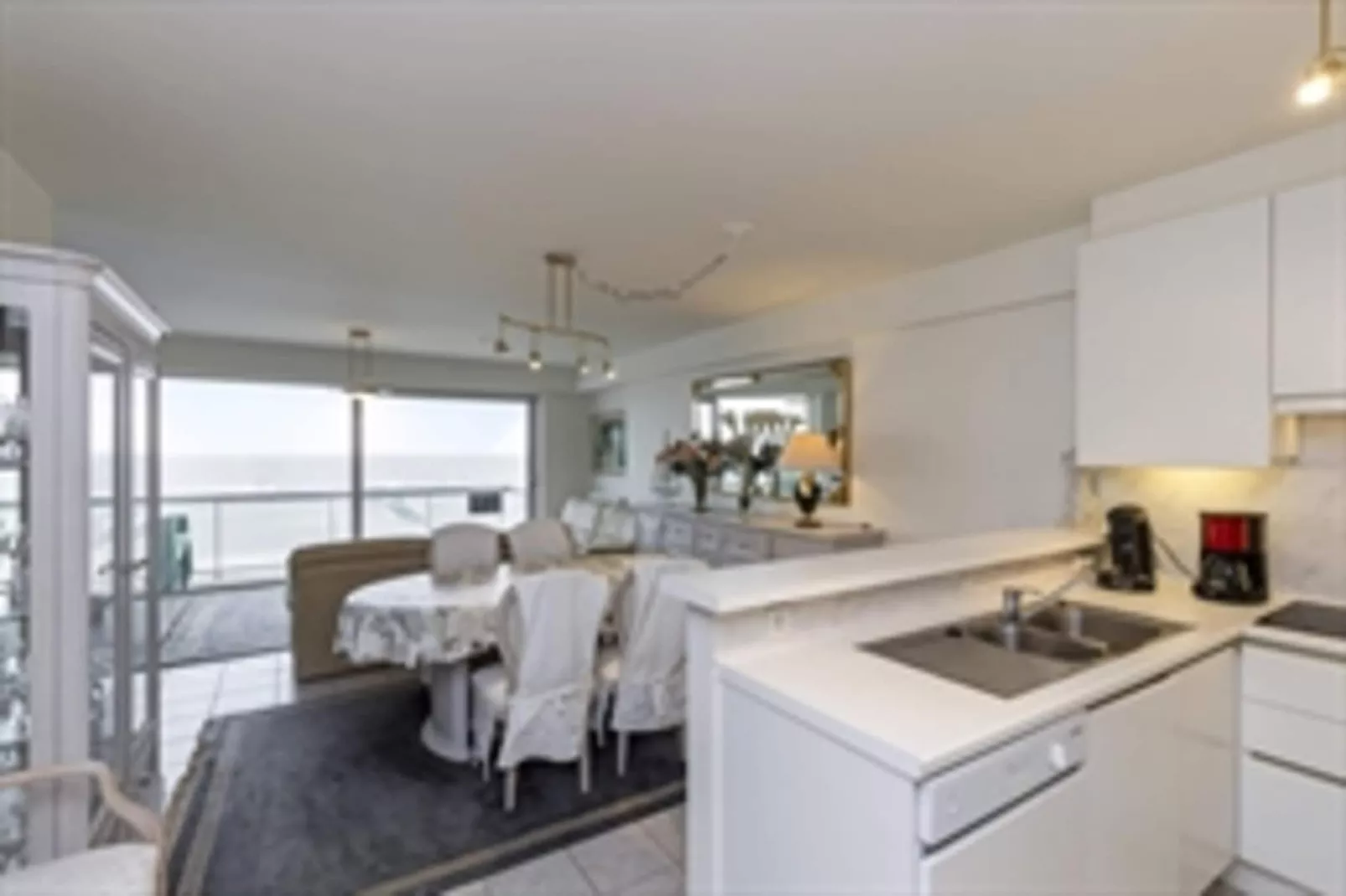 RESIDENCE BEACH - 4A-Kitchen