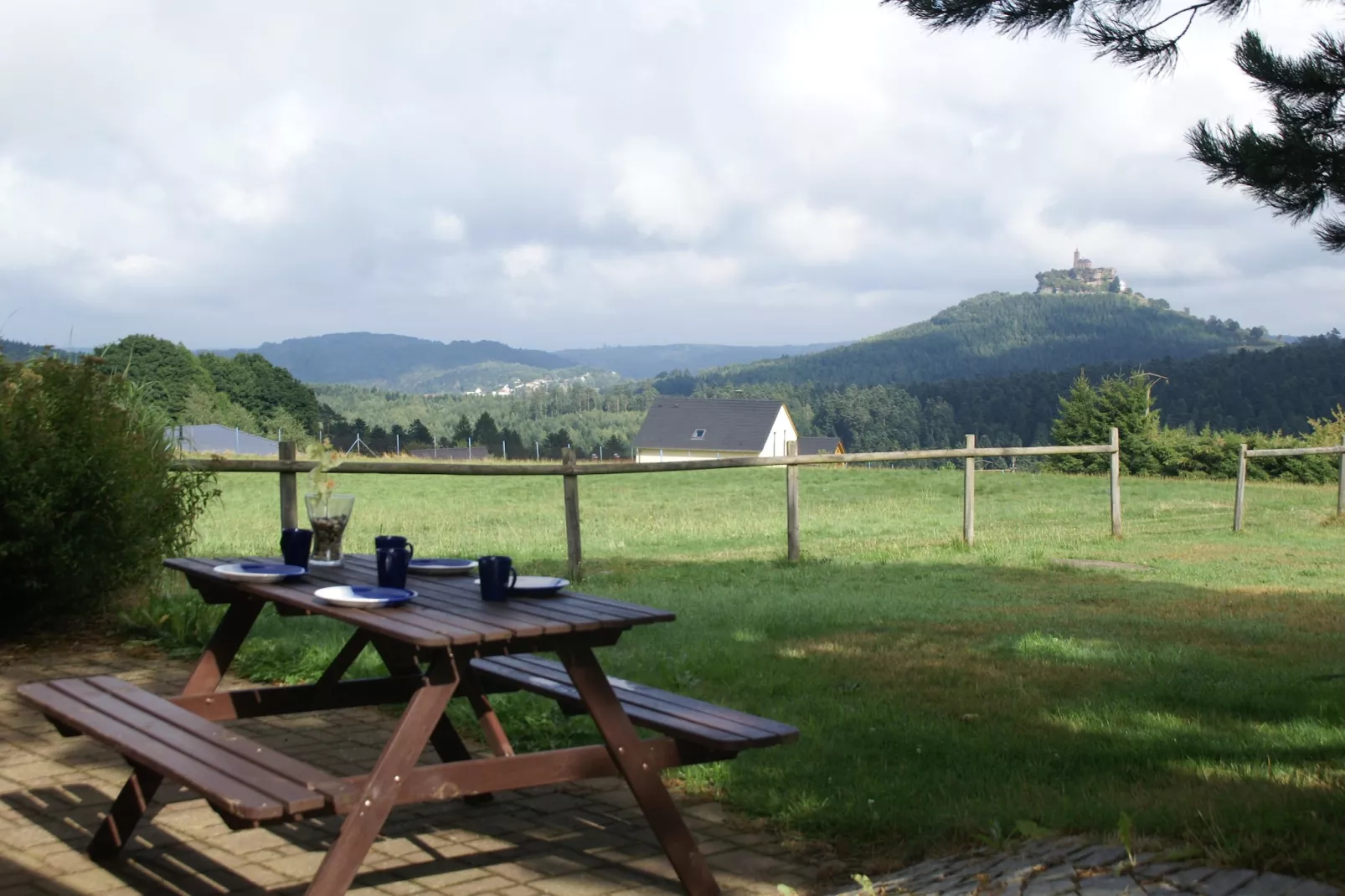 Chalet - LA HOUBE-Gardens summer