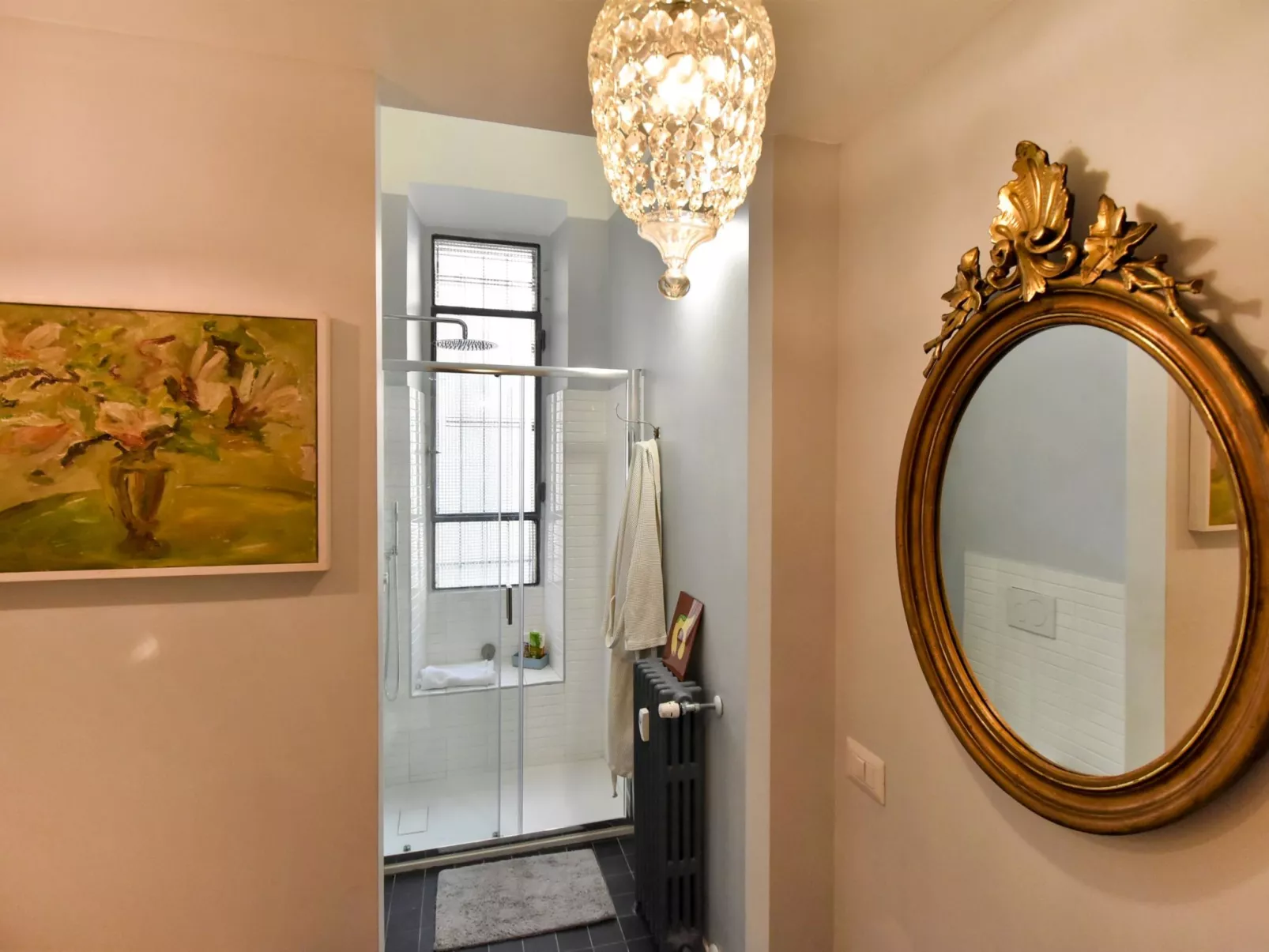 NoLo Art Apartment-Inside