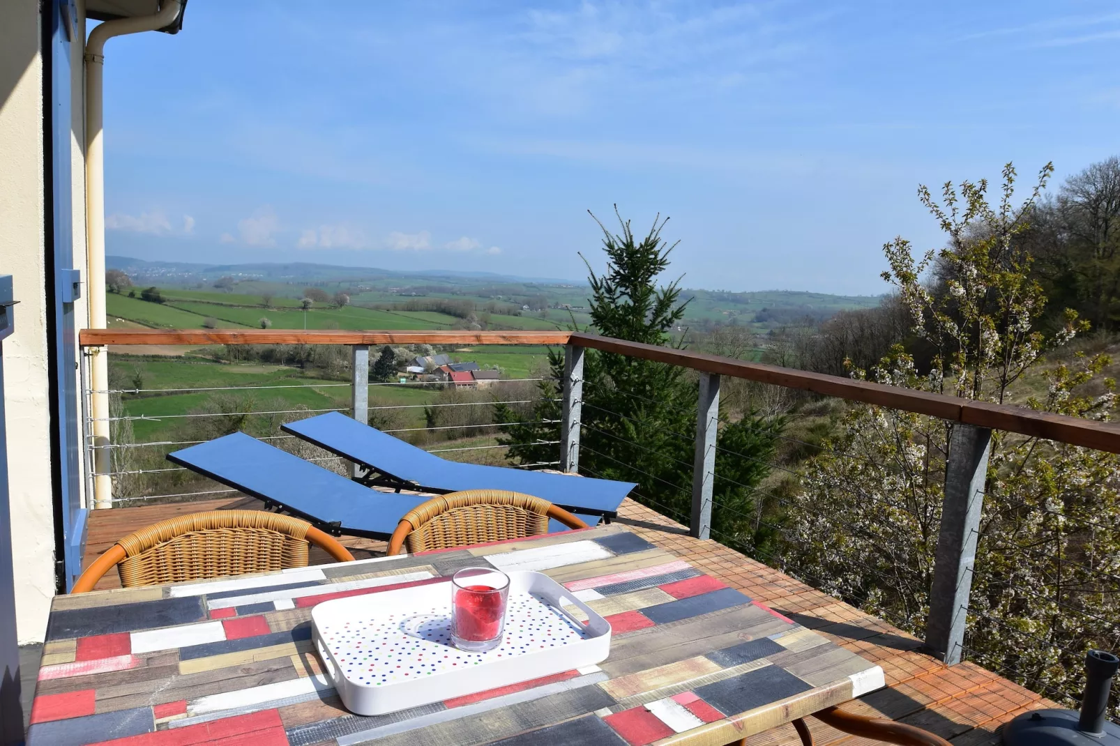 Apt  Piscine 4 pers - Levien-Terrace balcony