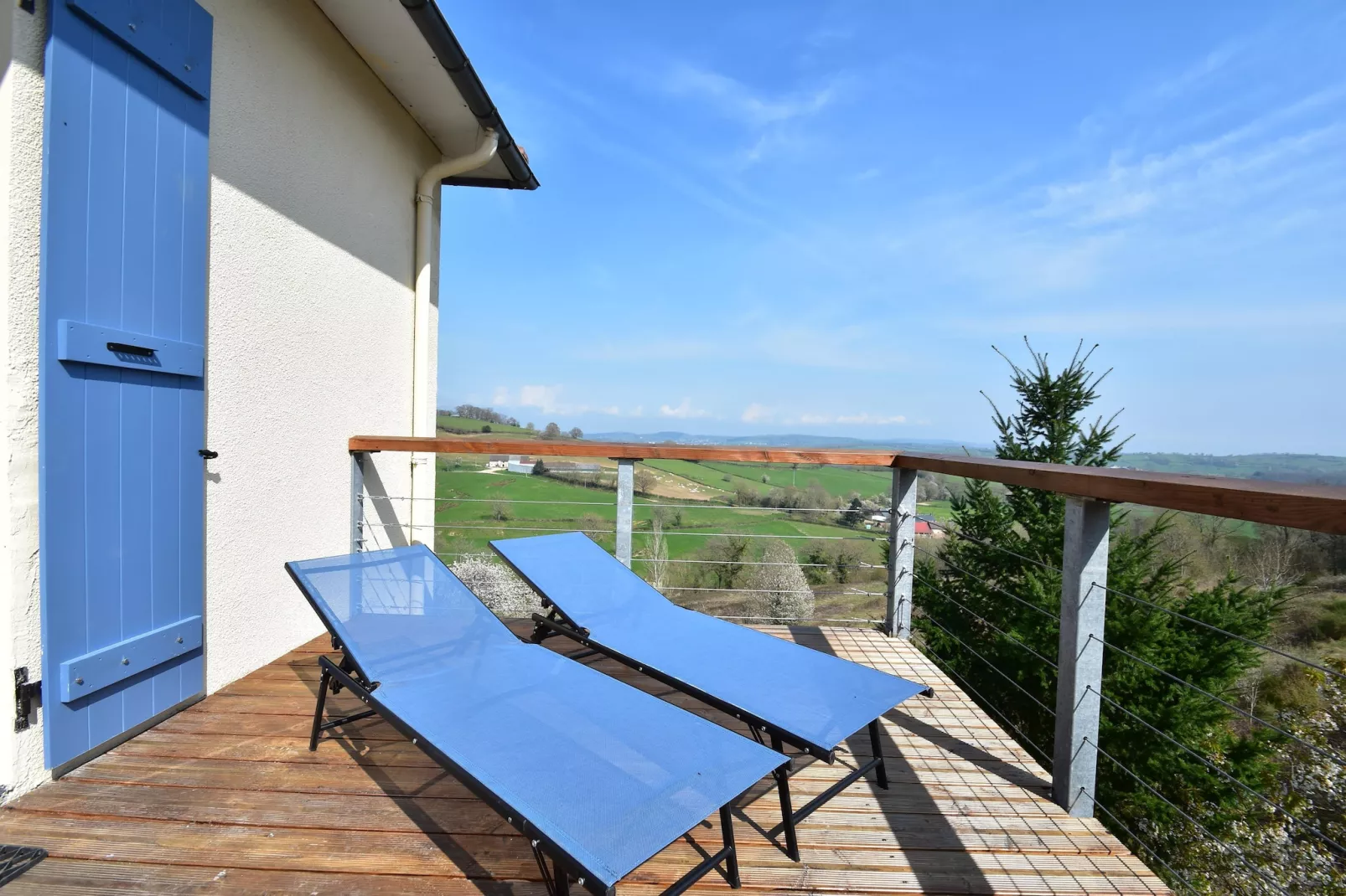 Apt  Piscine 4 pers - Levien-Terrace balcony