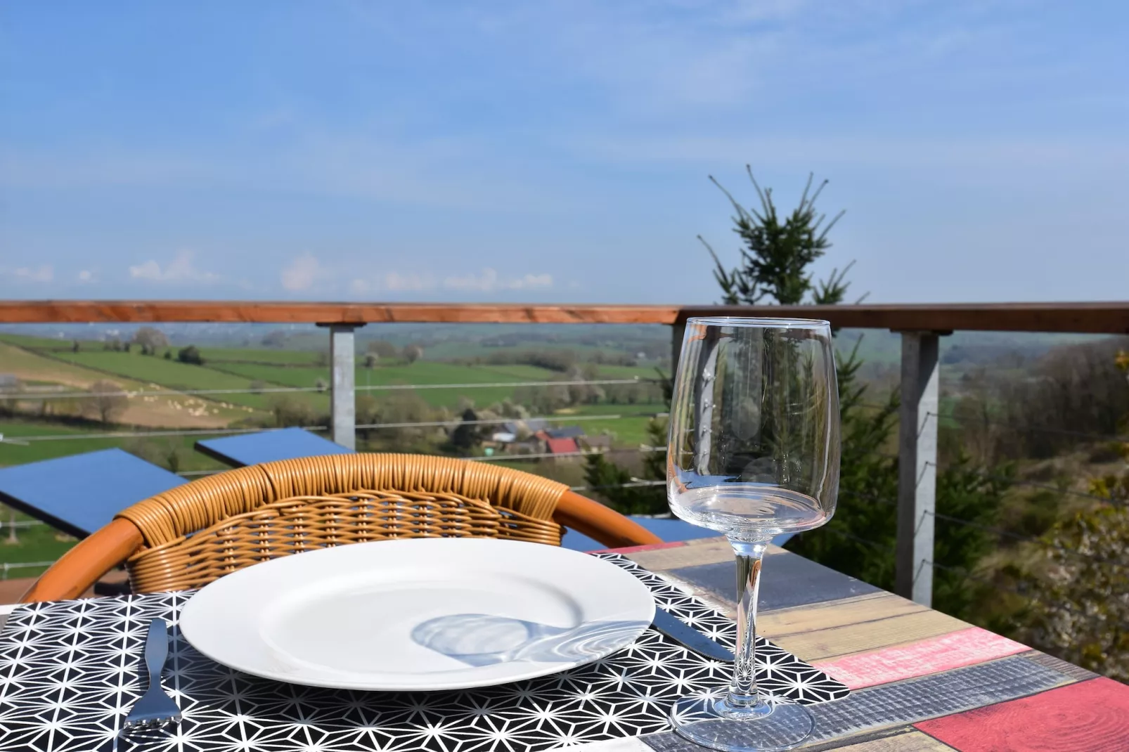 Apt  Piscine 4 pers - Levien-Terrace balcony