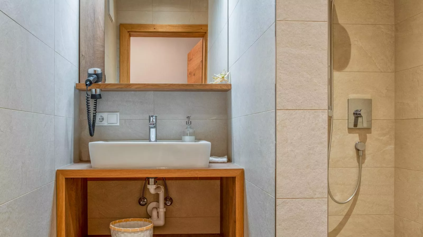 Hamberg-Bathroom