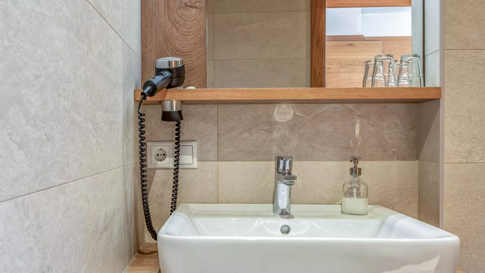 Hamberg-Bathroom