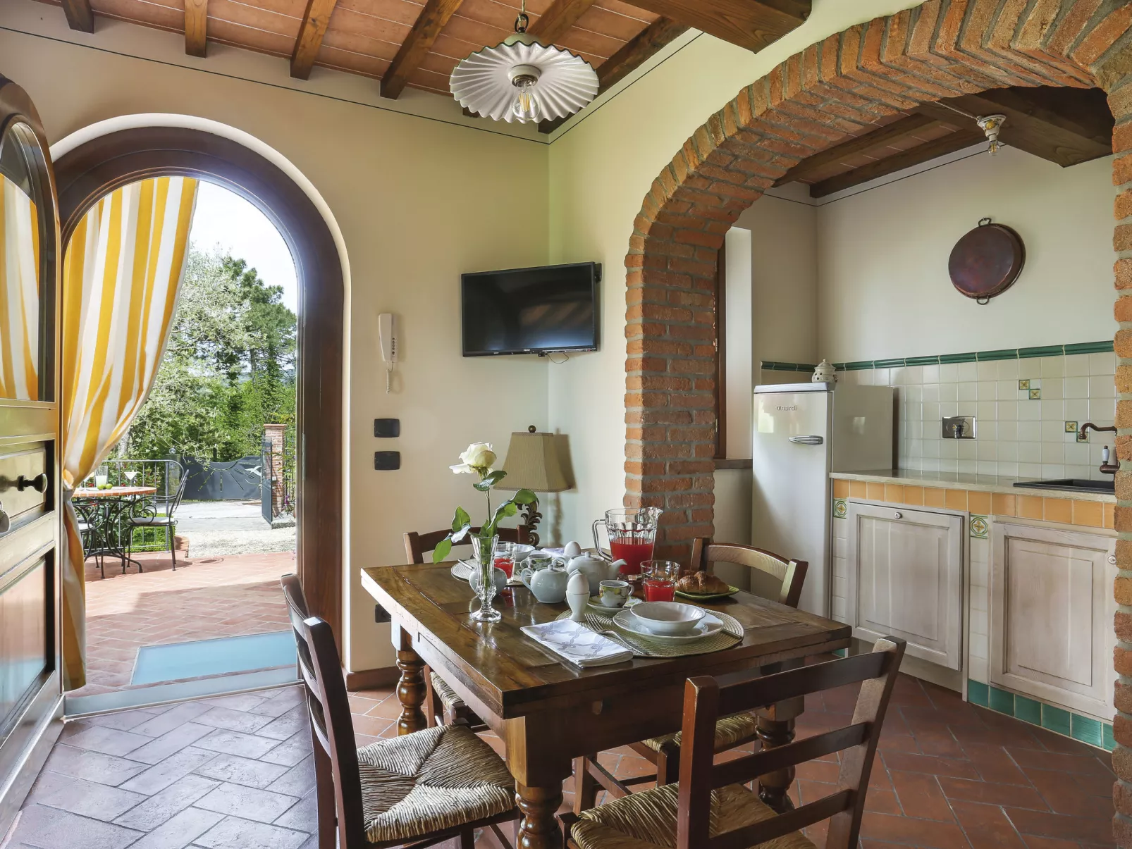 Villa I Cipressi-Inside