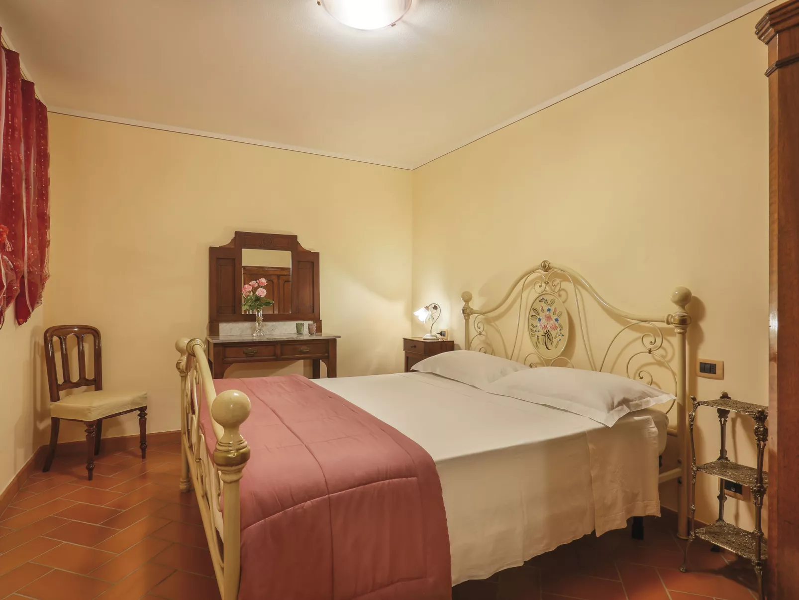 Villa I Cipressi-Inside