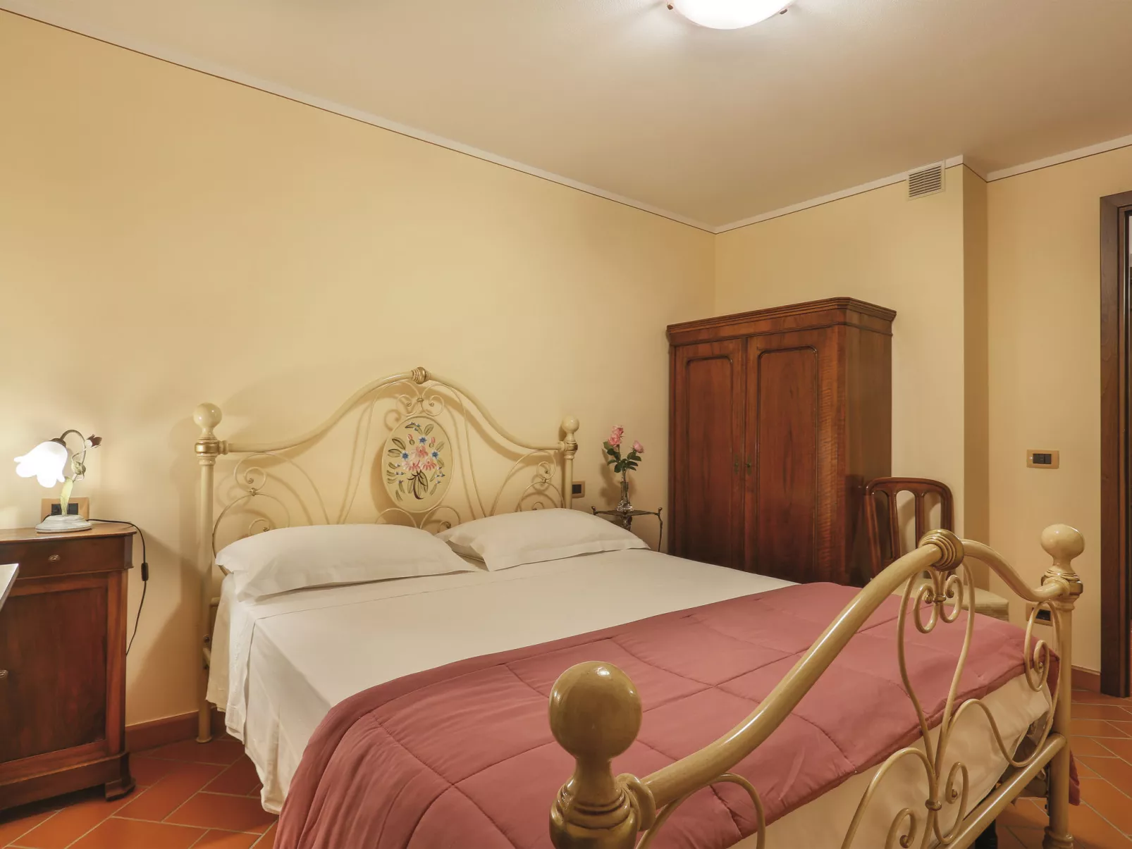 Villa I Cipressi-Inside