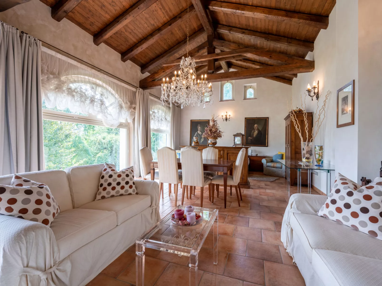 Villa Carlotta-Inside