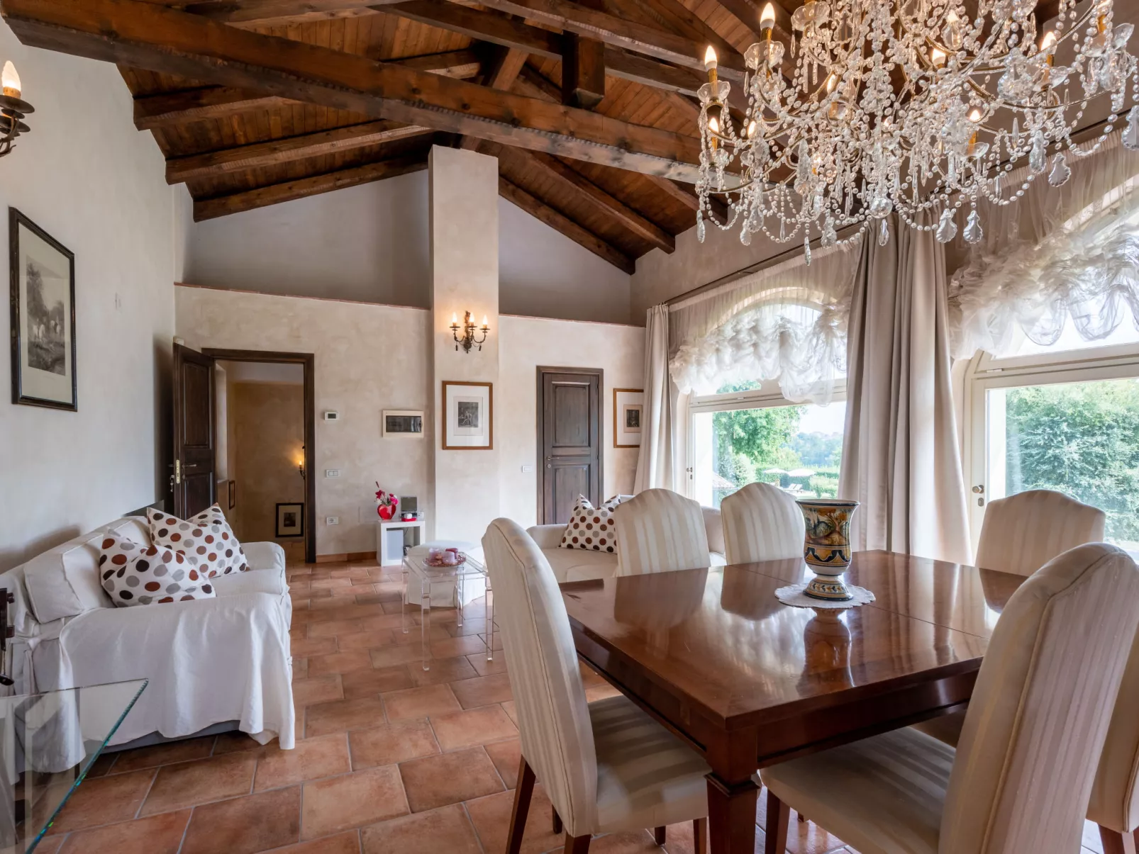 Villa Carlotta-Inside