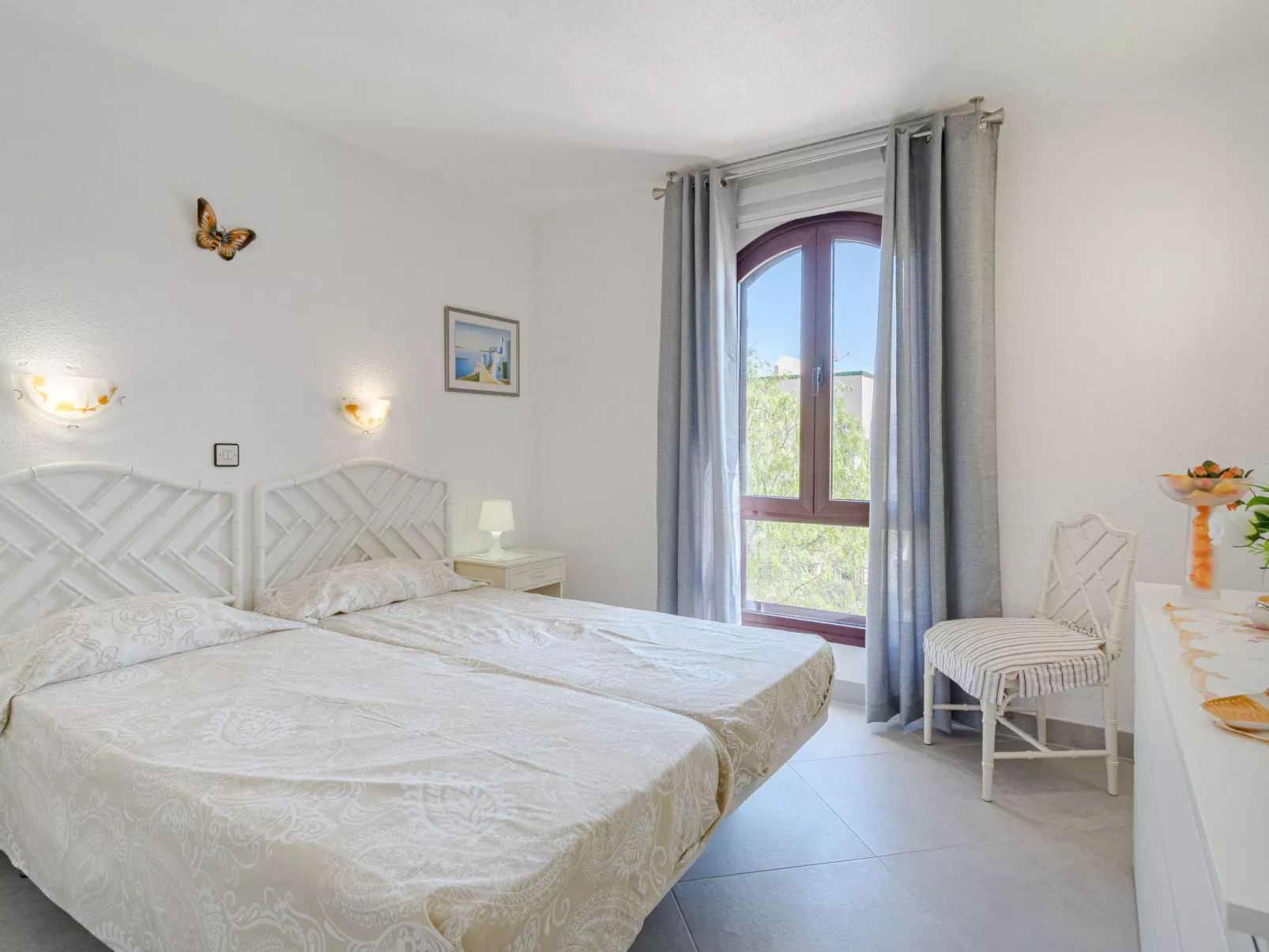 Tagoro Solarium & Pool View-Inside