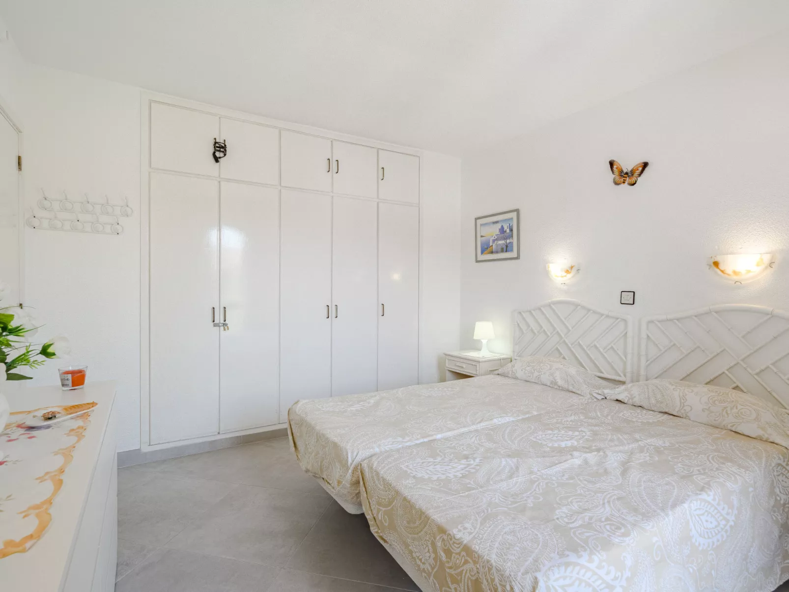 Tagoro Solarium & Pool View-Inside