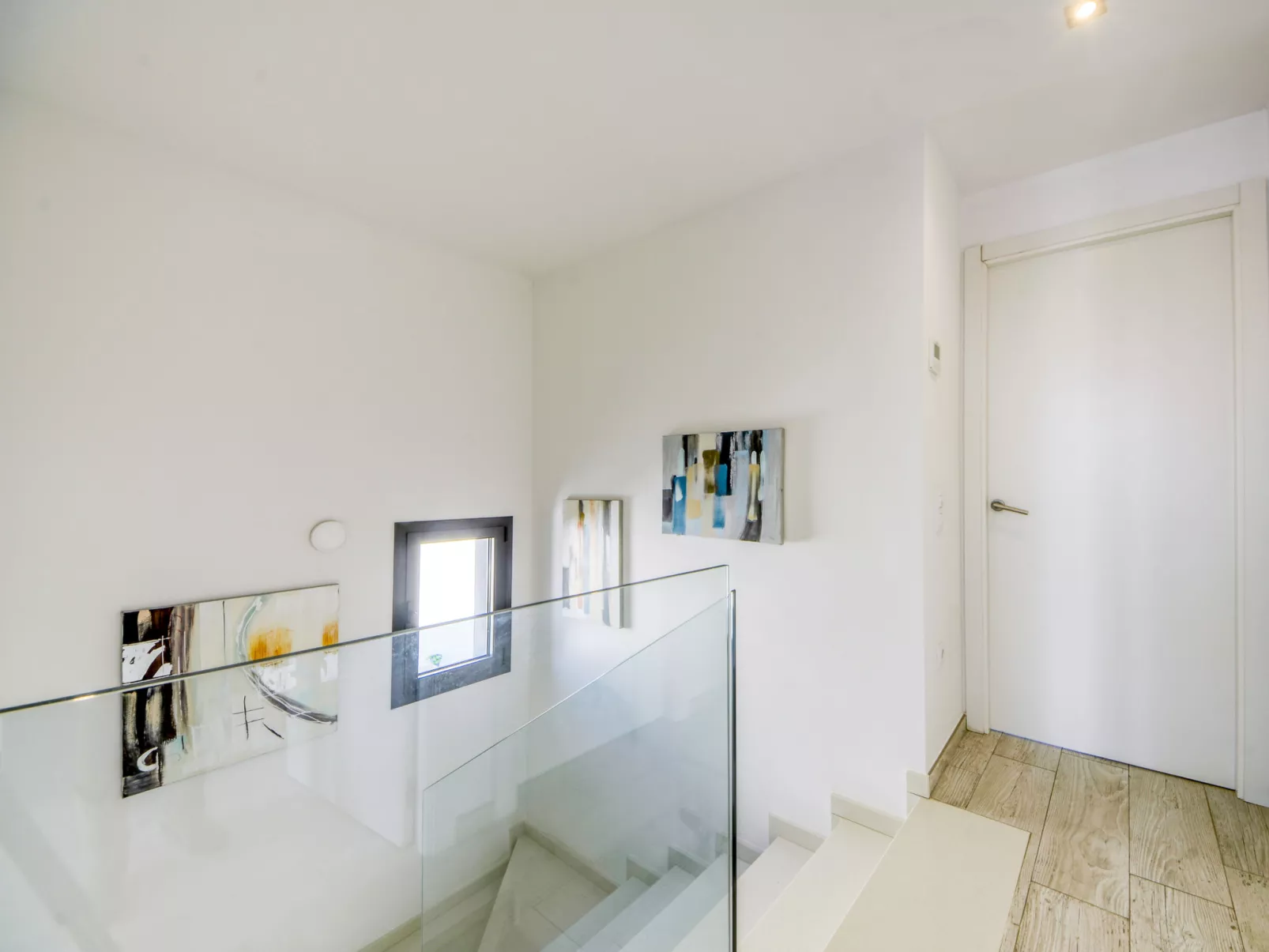 Mon Petit Paradis-Inside