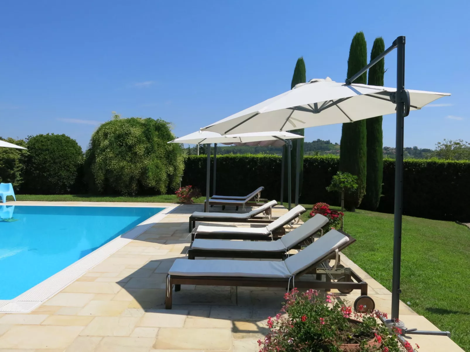 Villa Carlotta-Outside