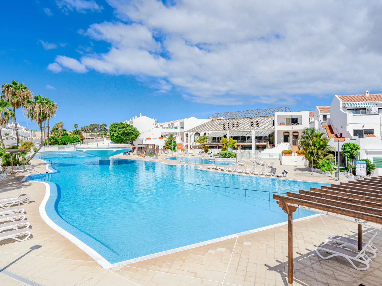 Parque Don Jose Poolside Retreat-Outside