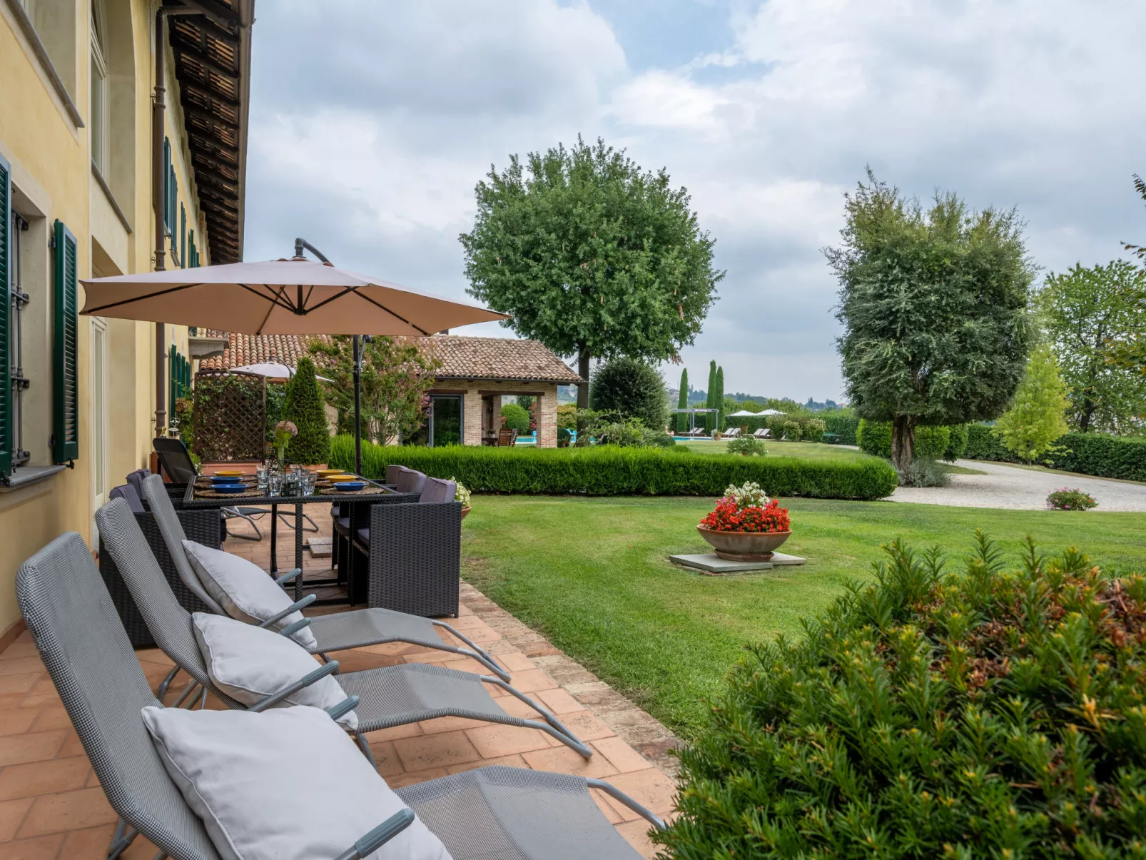 Villa Carlotta-Outside
