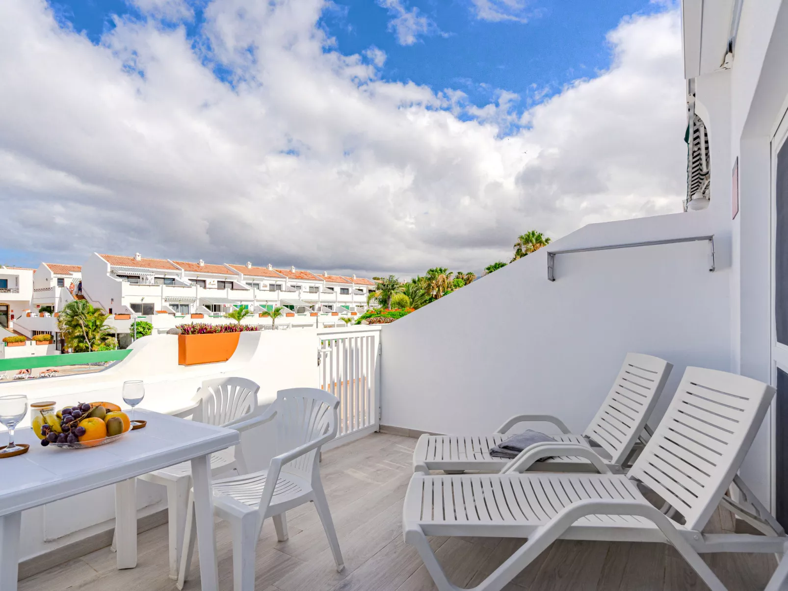 Parque Don Jose Poolside Retreat-Outside