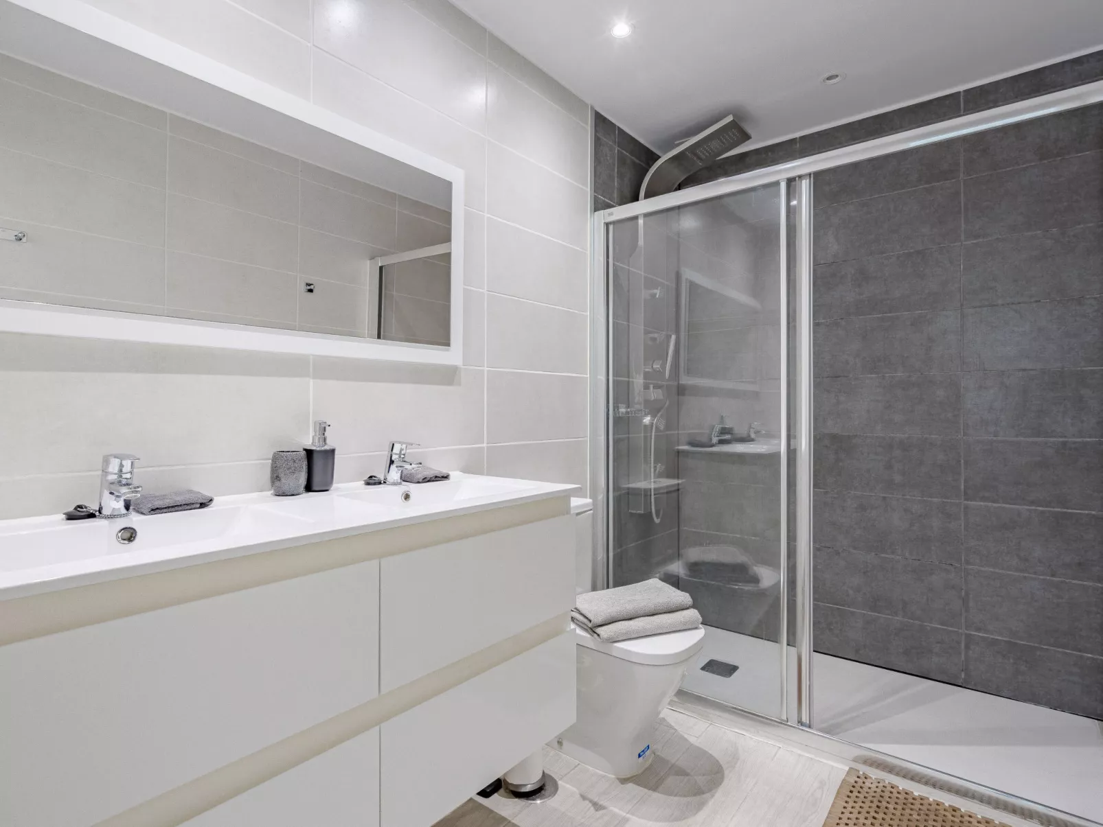 Parque Don Jose Poolside Retreat-Inside