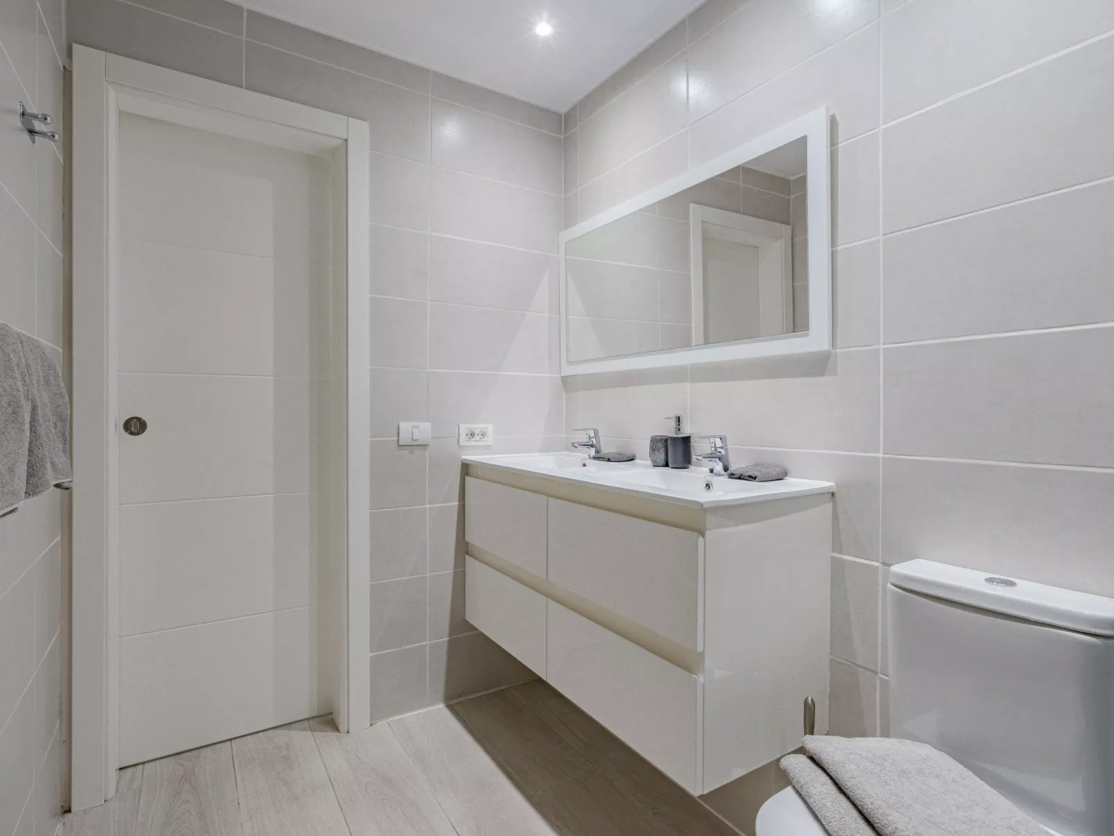 Parque Don Jose Poolside Retreat-Inside