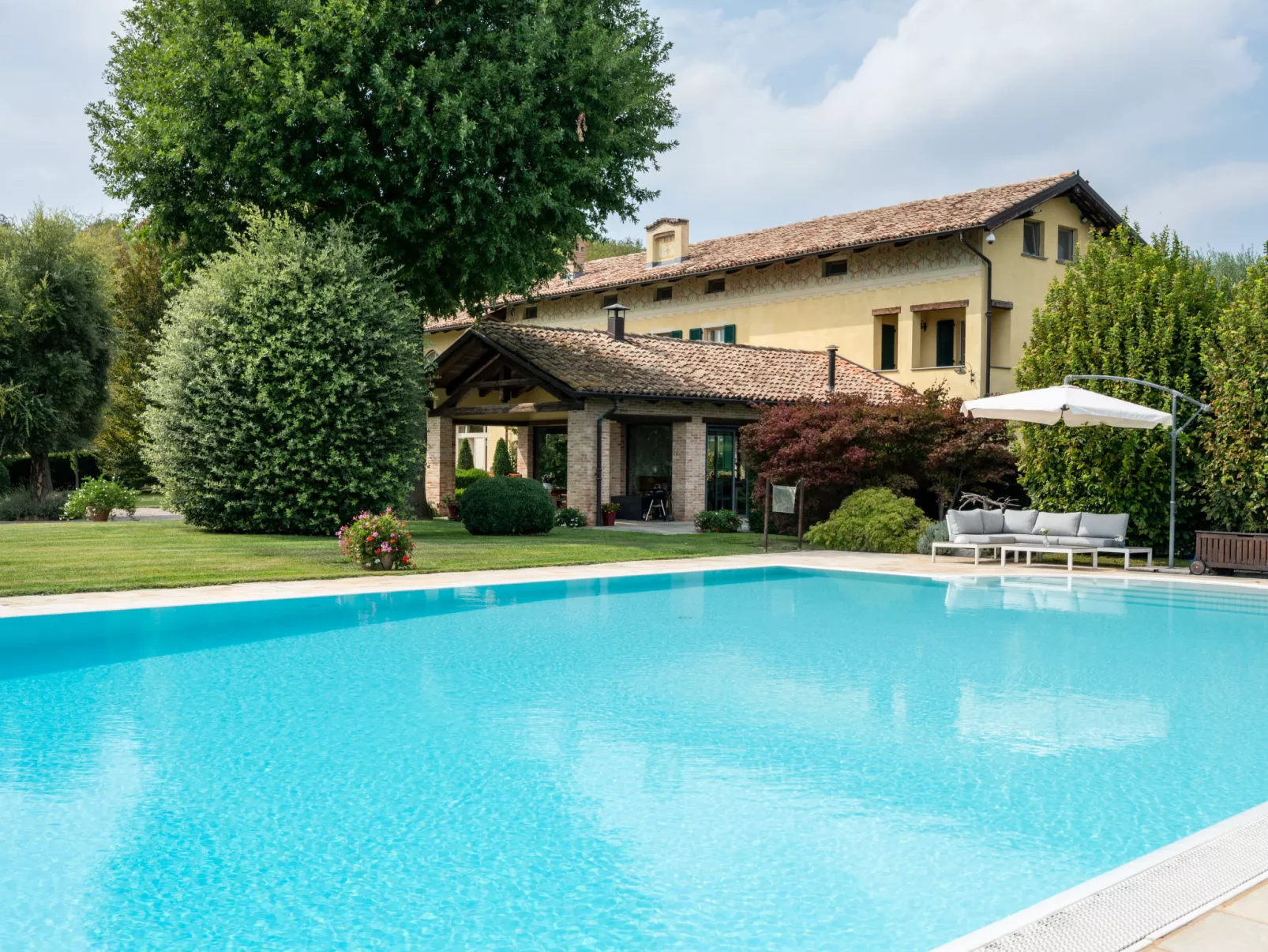 Villa Carlotta-Outside