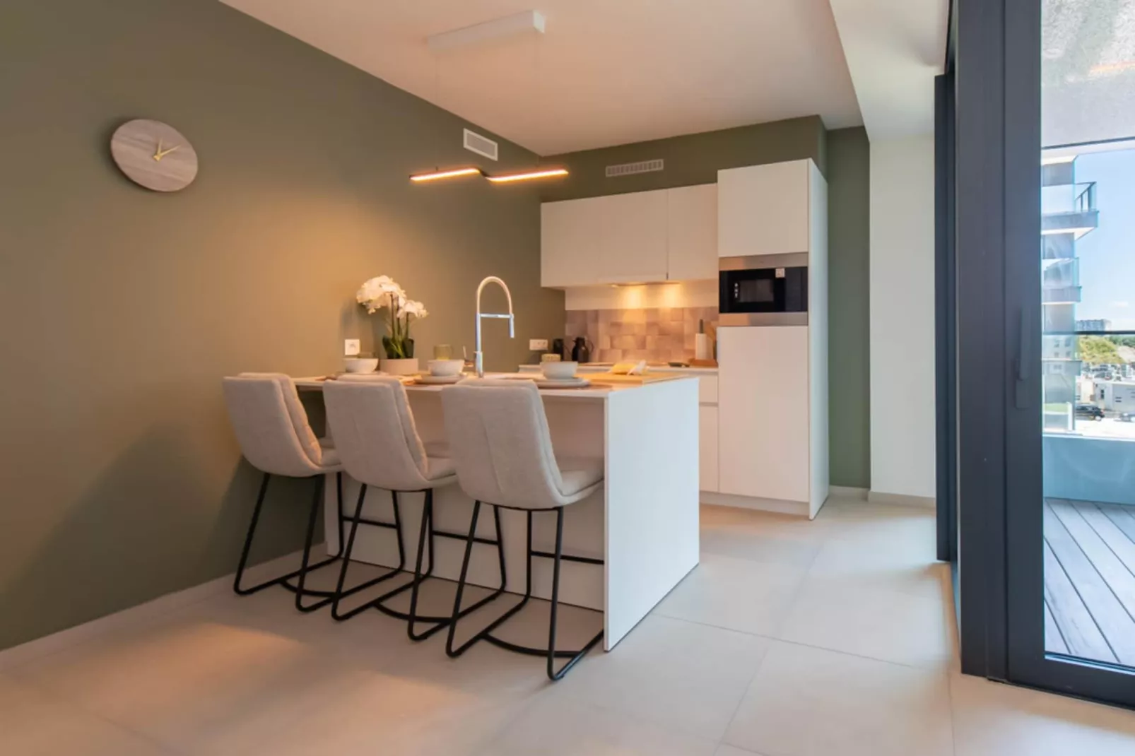 ENSOR TOWER II-Kitchen
