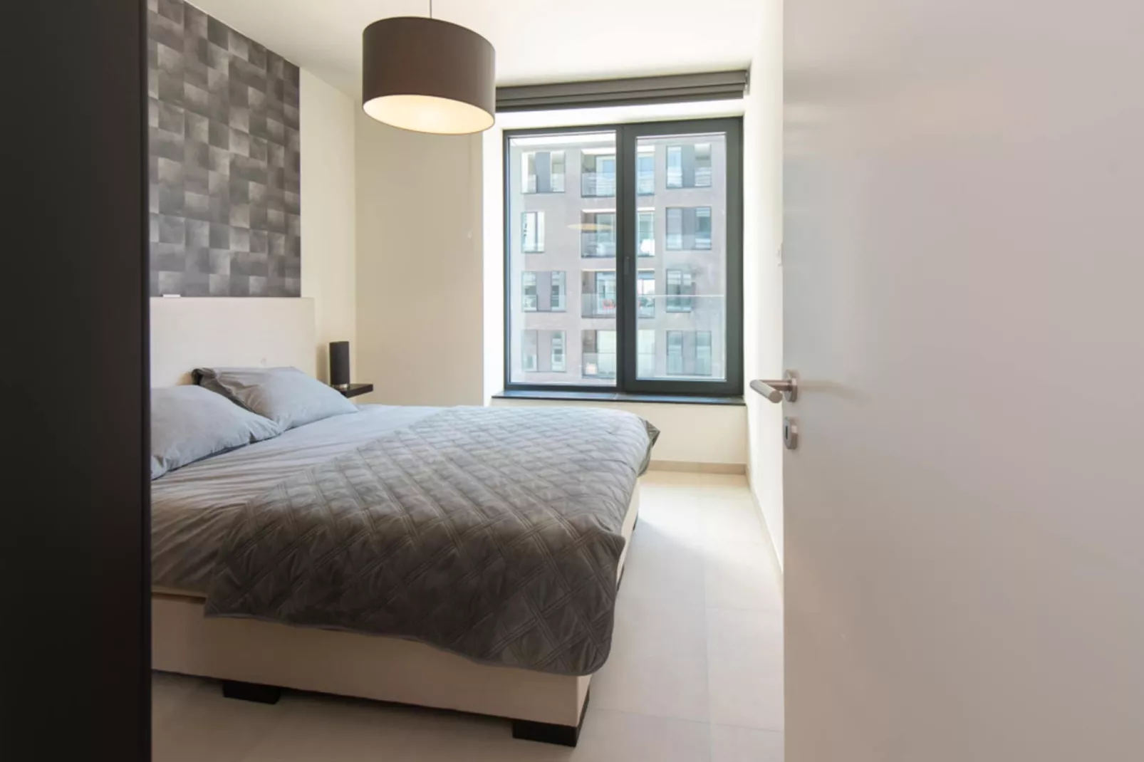 ENSOR TOWER II-Bedroom