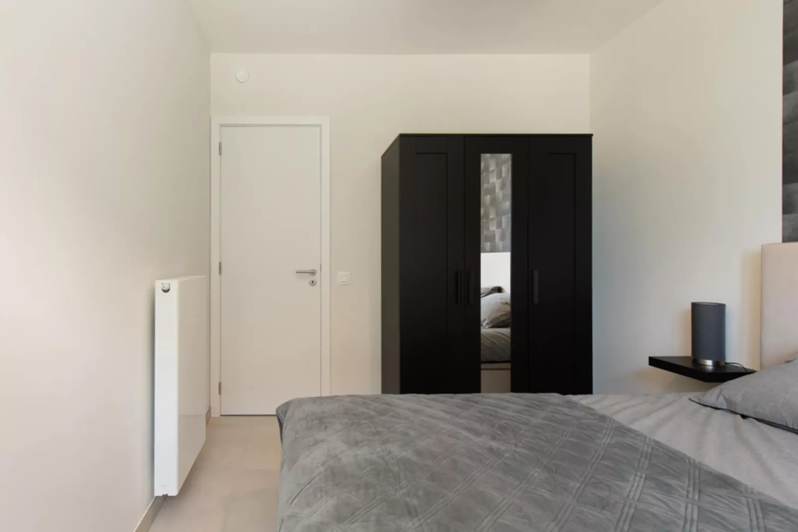 ENSOR TOWER II-Bedroom