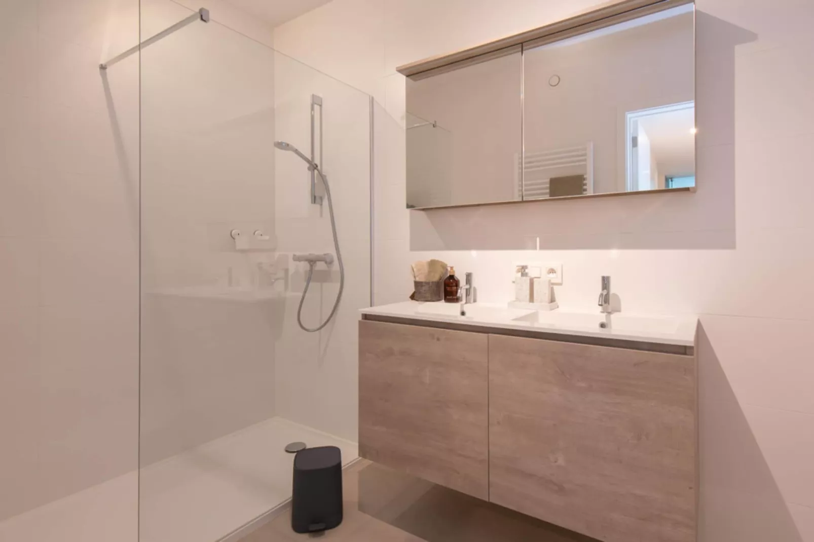 ENSOR TOWER II-Bathroom