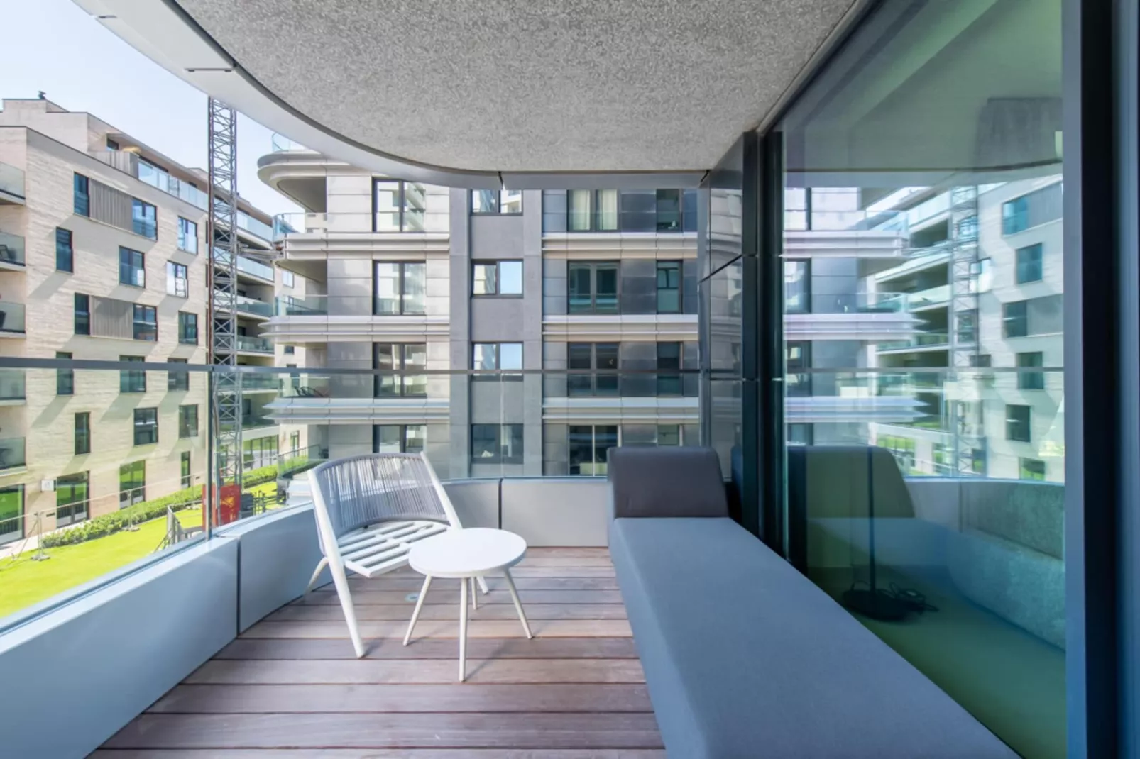 ENSOR TOWER II-Terrace balcony