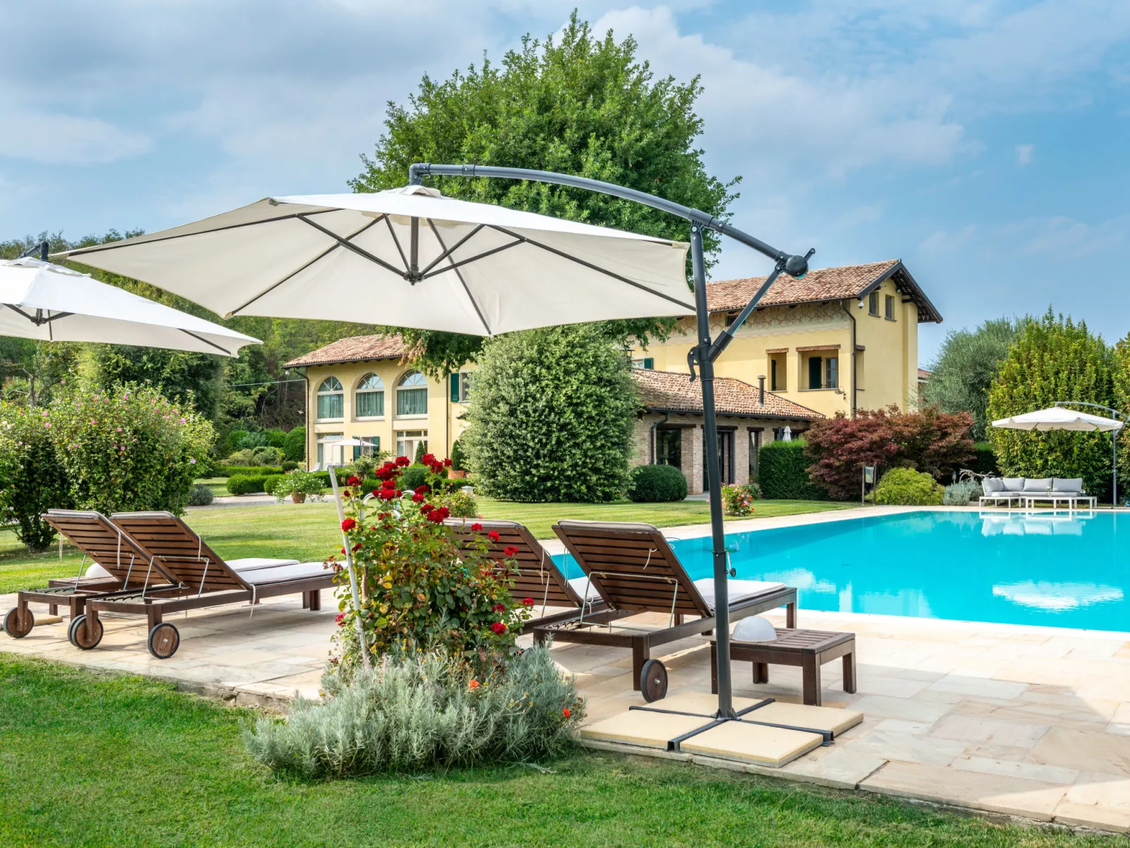 Villa Carlotta-Outside