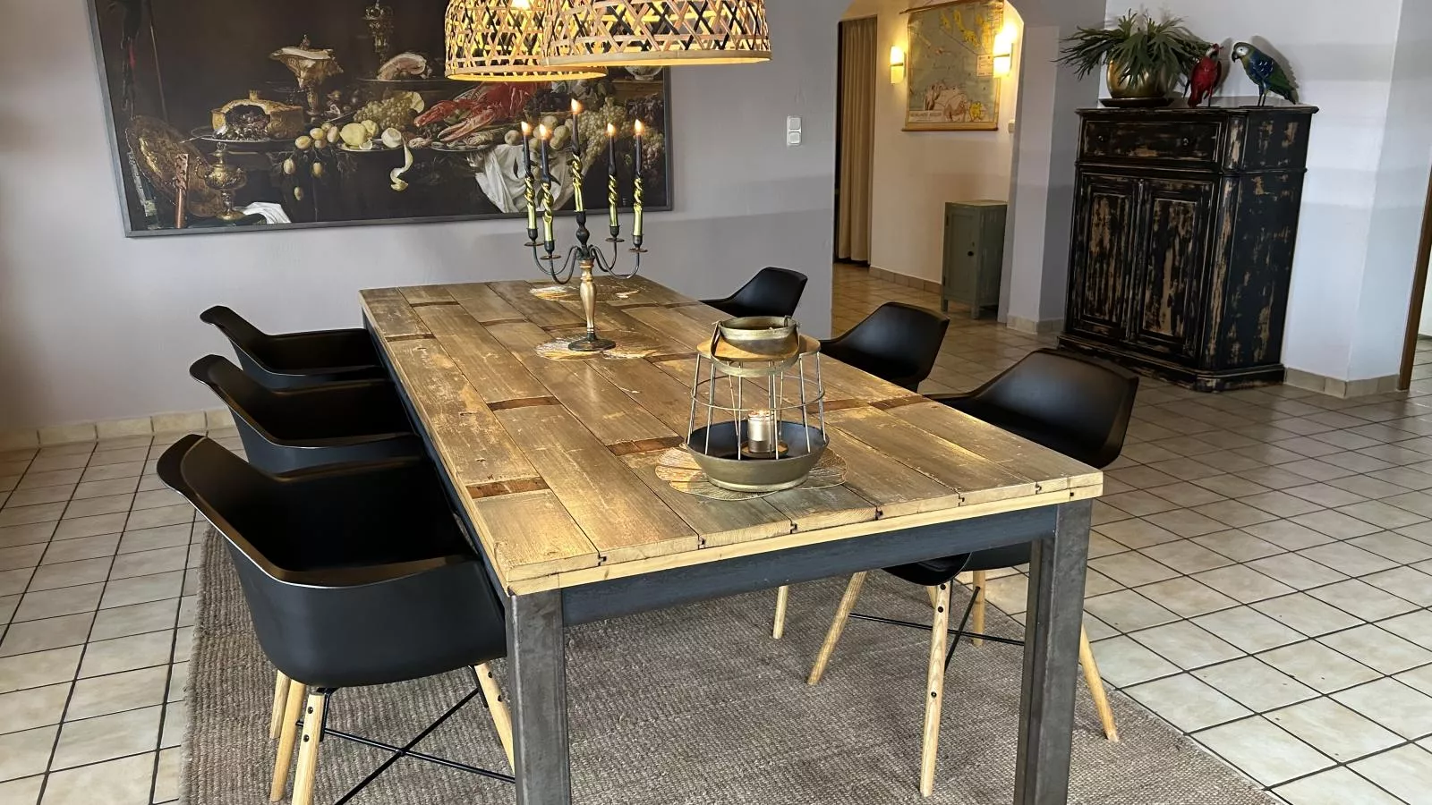 Grutsk-Dining room