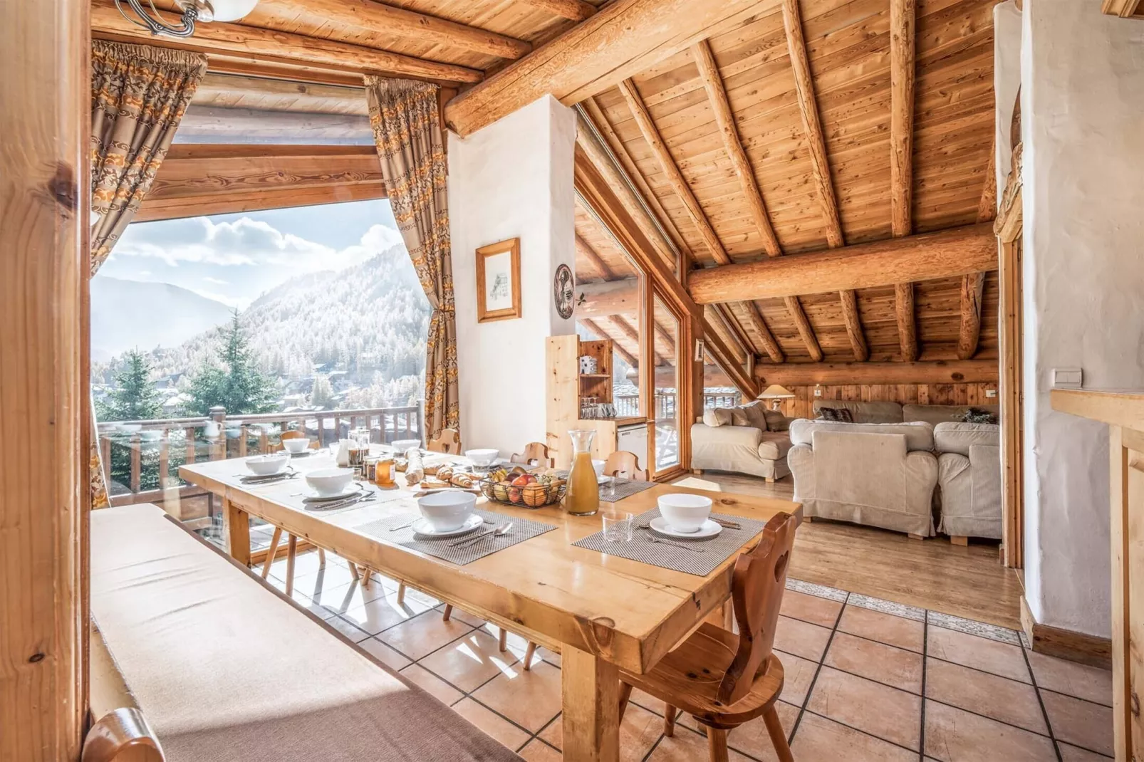 Chalet La Grande Sassière-Dining room
