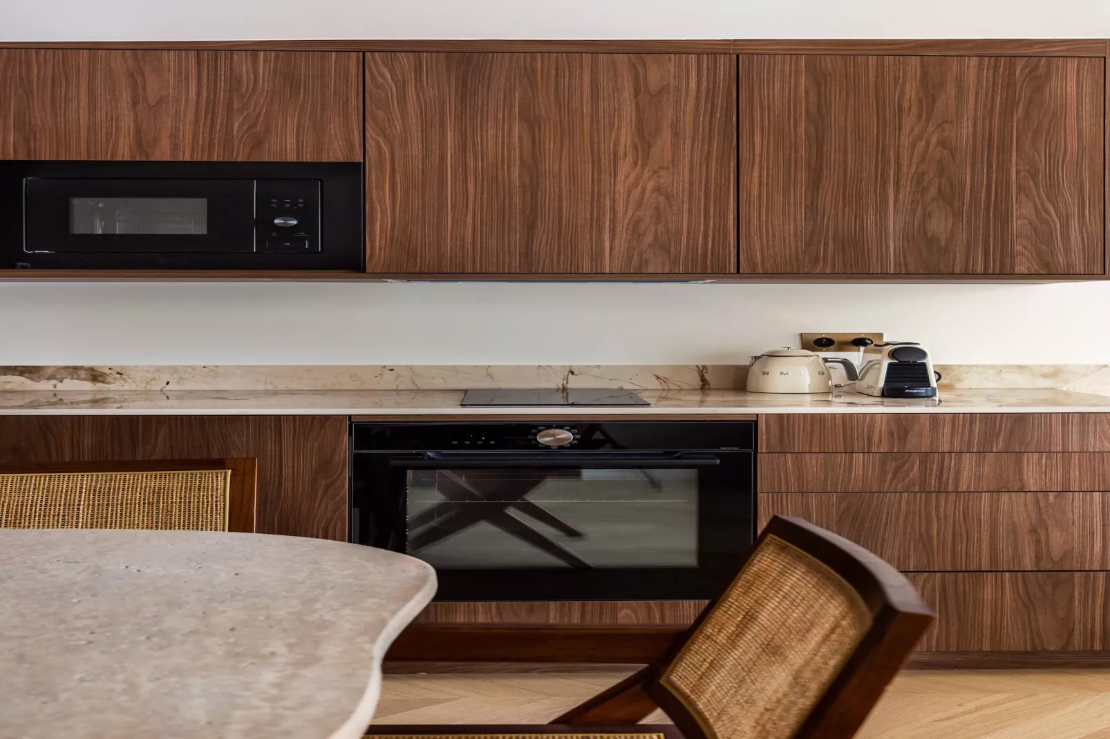 DC-102-HONORE-2-Kitchen