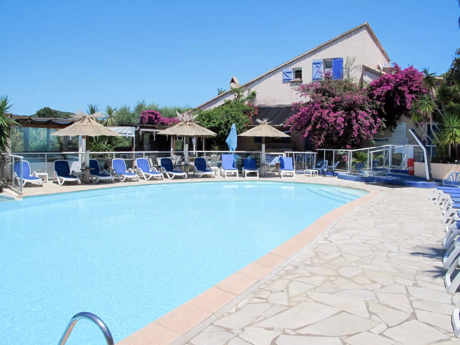 Fium del Cavu-Outside