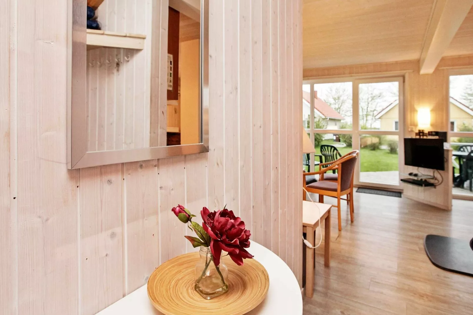 MERKUR 70+48 LOGGIA SW 2.R.-Indoor