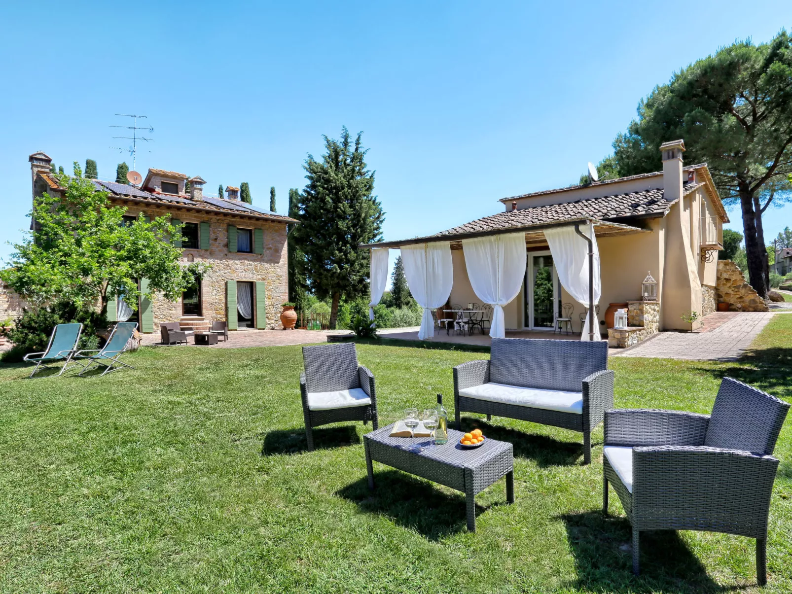 Fonte di Pillo-Outside