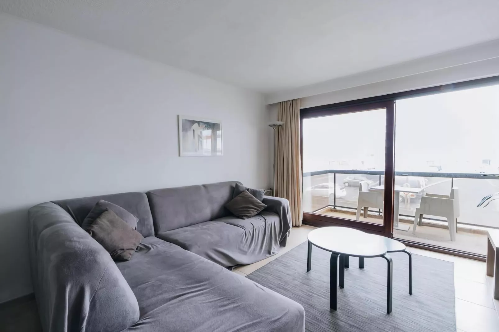 PLAZA I/2811-Living room