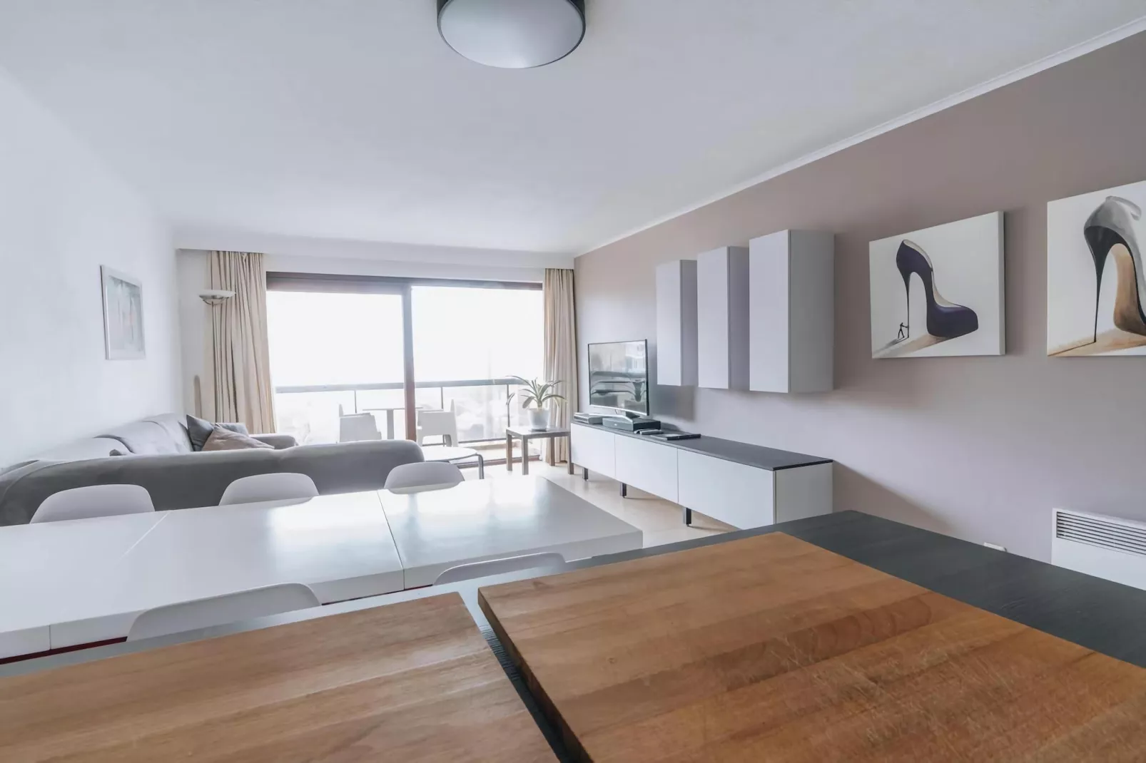 PLAZA I/2811-Dining room