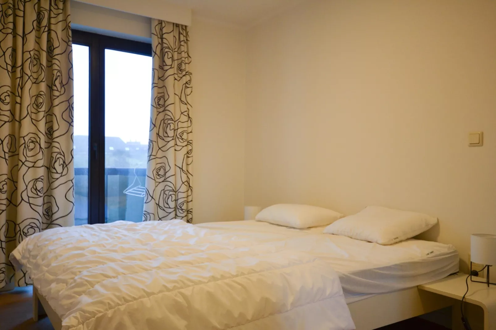PLAZA I/2811-Bedroom
