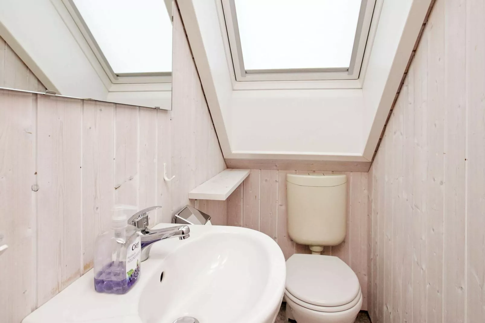 MERKUR 70+48 LOGGIA SW 2.R.-Indoor
