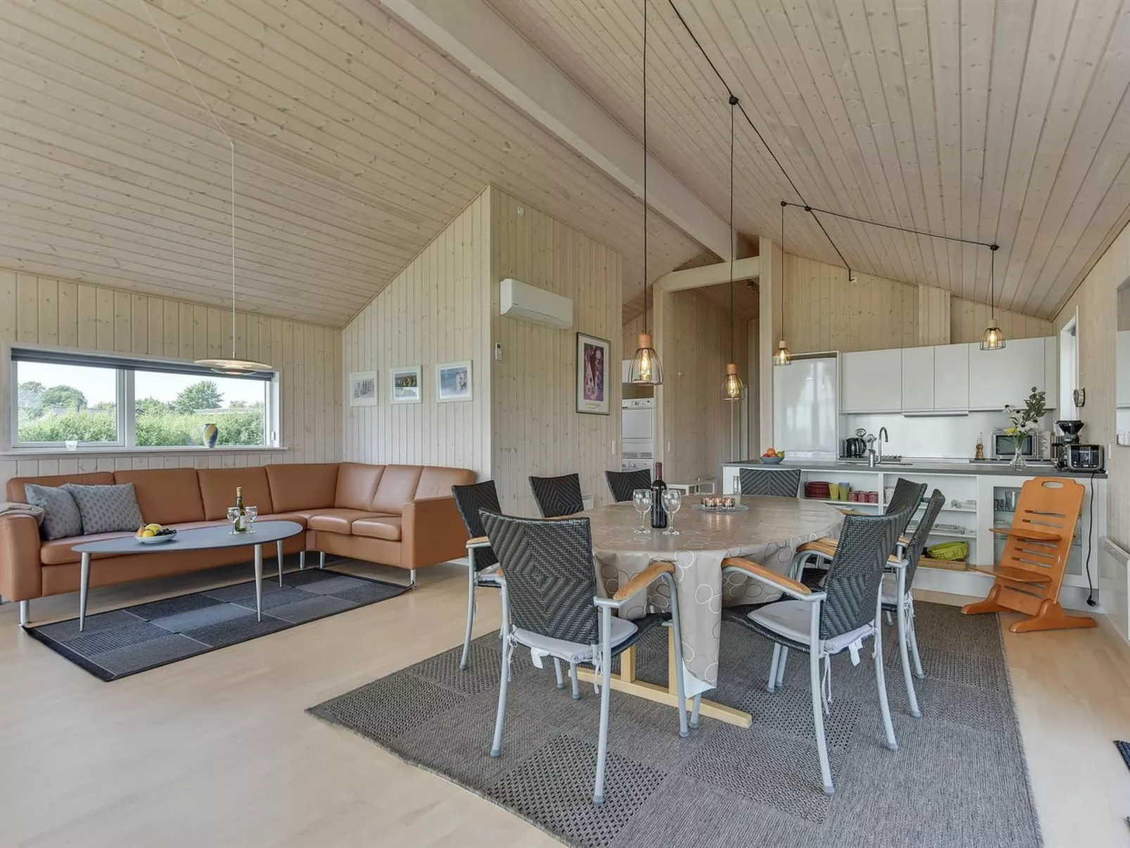 "Iorund" - 550m from the sea-Inside