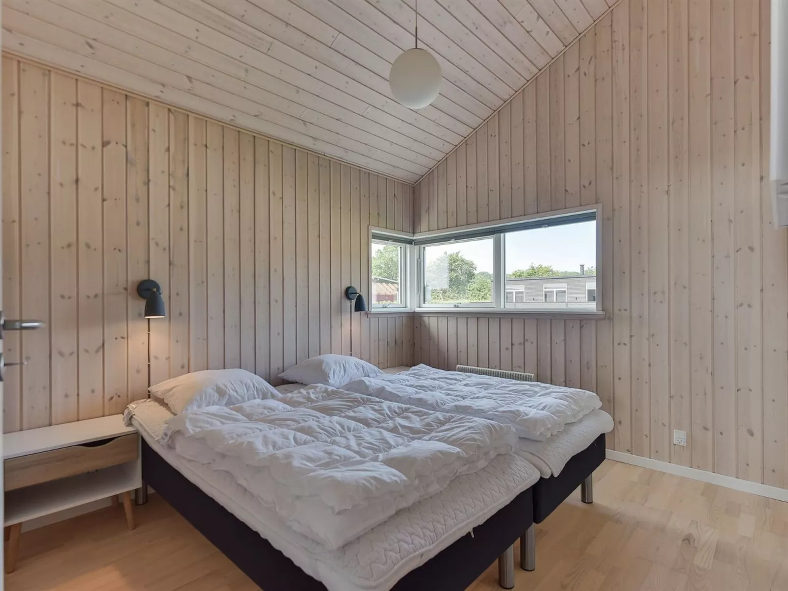 "Iorund" - 550m from the sea-Inside