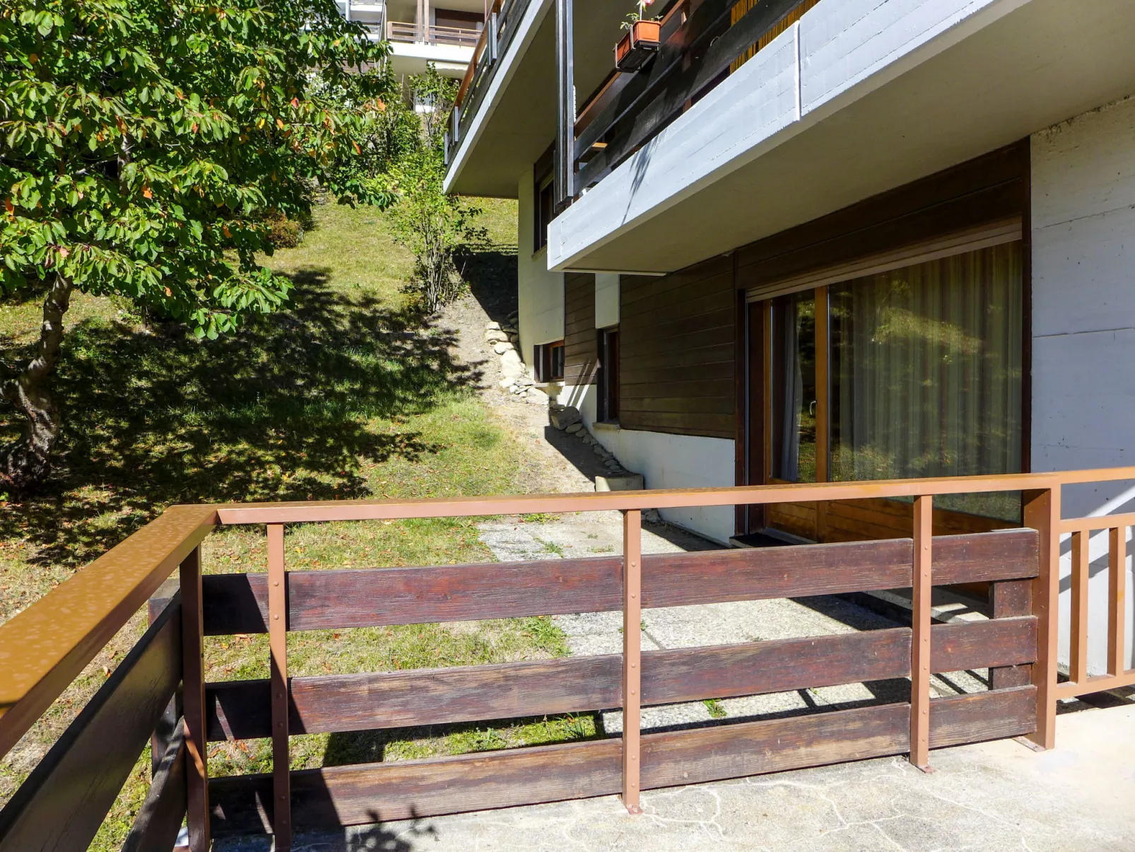 Yuca B Apt. 28-Outside