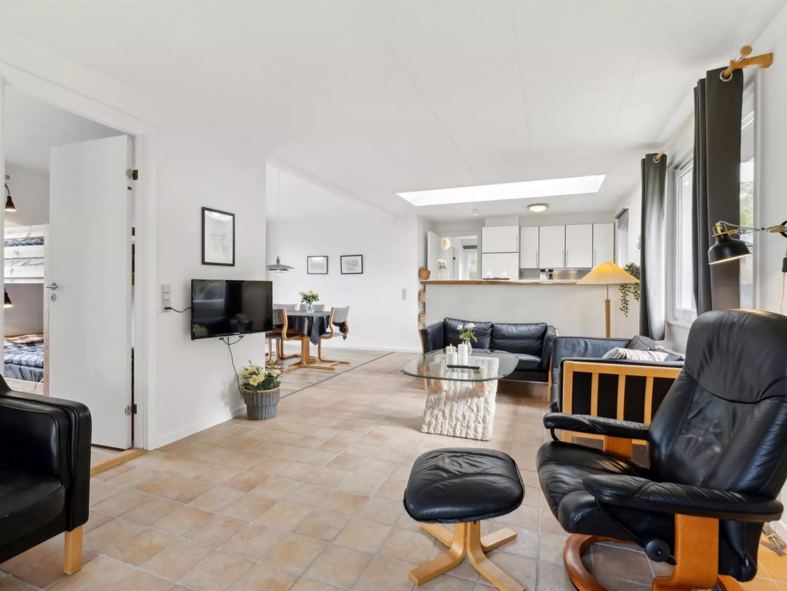 "Merrit" - 350m from the sea-Inside