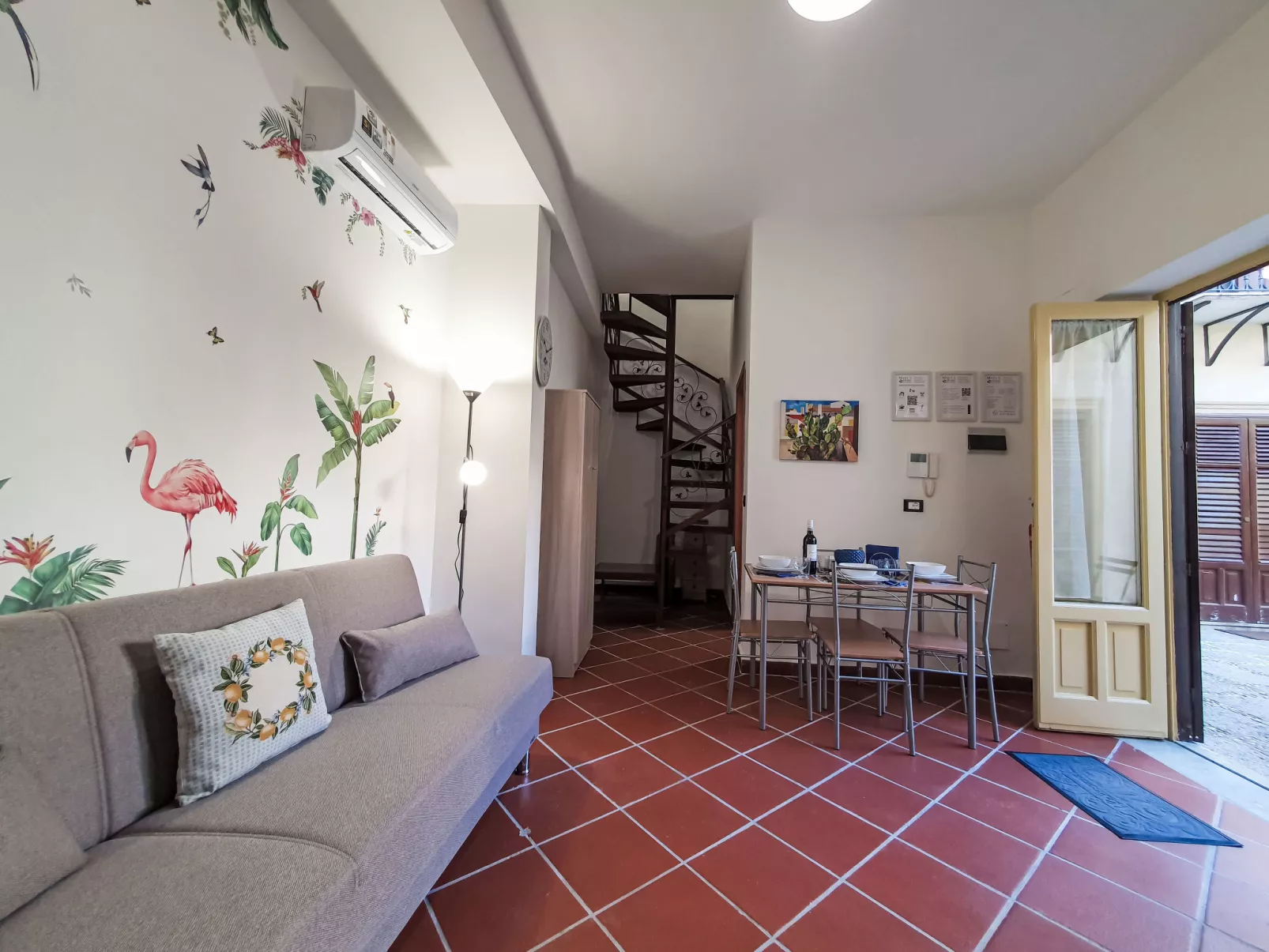 Maya's Home Palermo-Inside