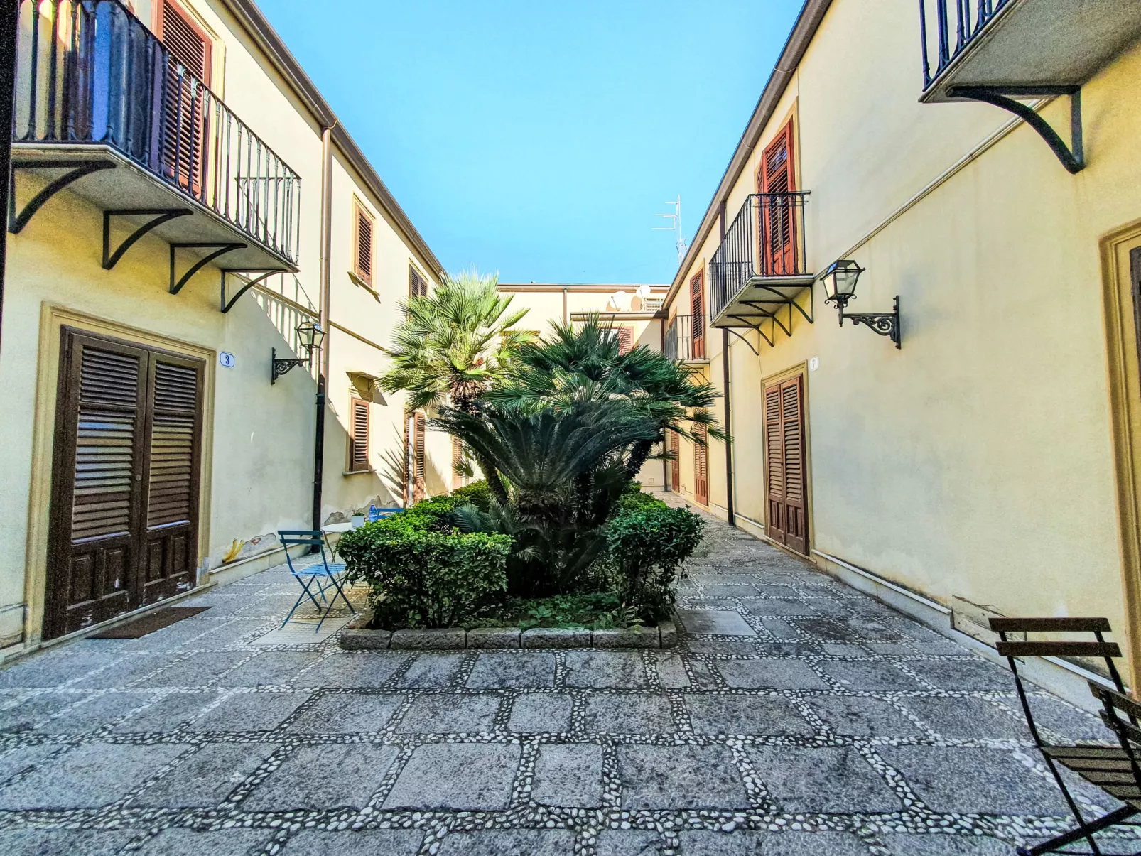 Maya's Home Palermo-Outside