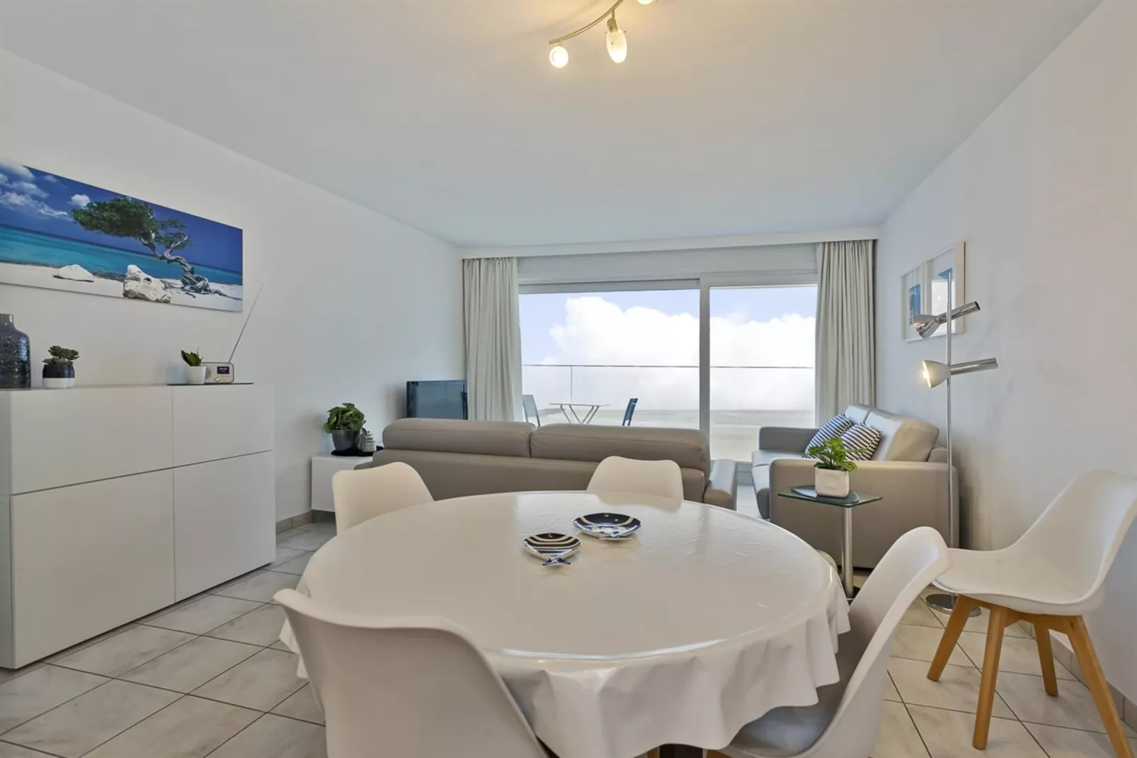 SIRIUS - 2 E-Living room