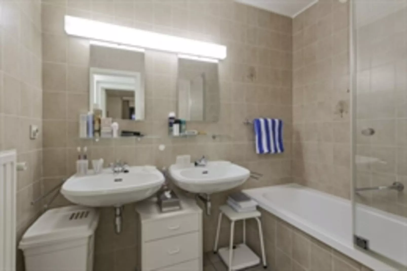 SIRIUS - 2 E-Bathroom