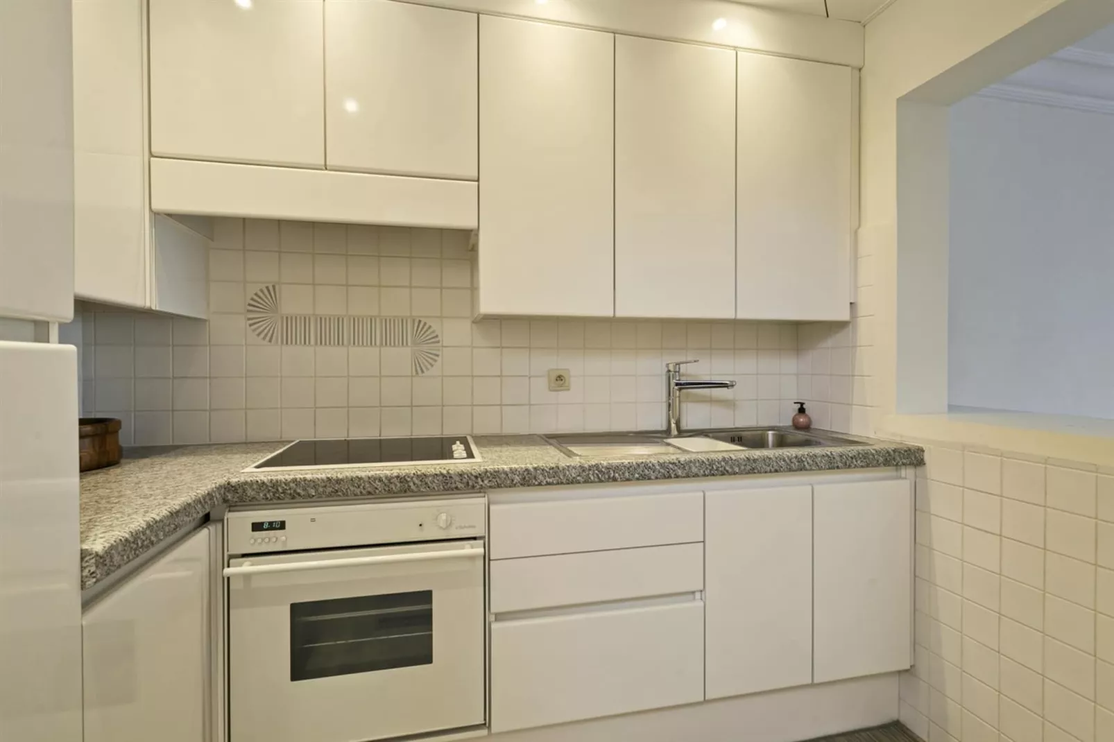 ROYAL PHARE - 6E-Kitchen