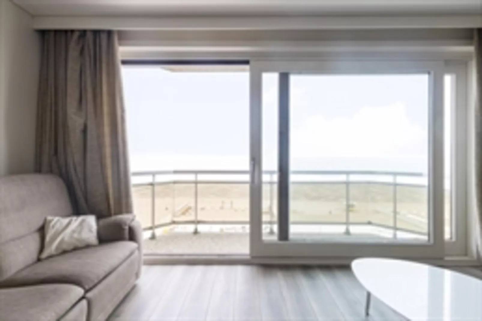 ALBATROS - 7A-Living room