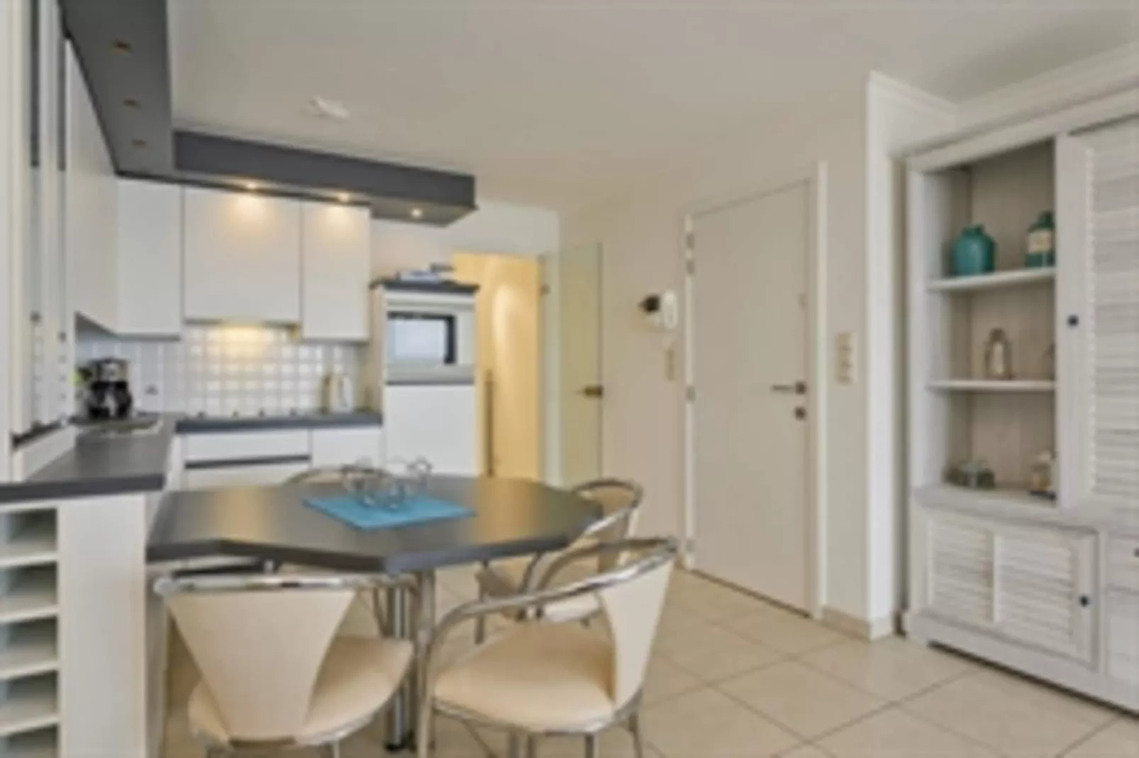 LUXBEACH - 7TH-Dining room